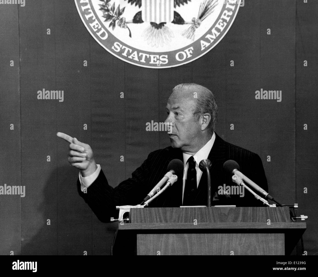Agosto 20, 1982; Washington DC, USA; il Segretario di Stato George Shultz al suo primo ufficiale news conferenza in cui ha esposto alla stampa i militari Usa la partecipazione al P.L.O. evacuazione di West Beirut. . (Credito Immagine: KEYSTONE Pictures USA/ZUMAPRESS.com) Foto Stock