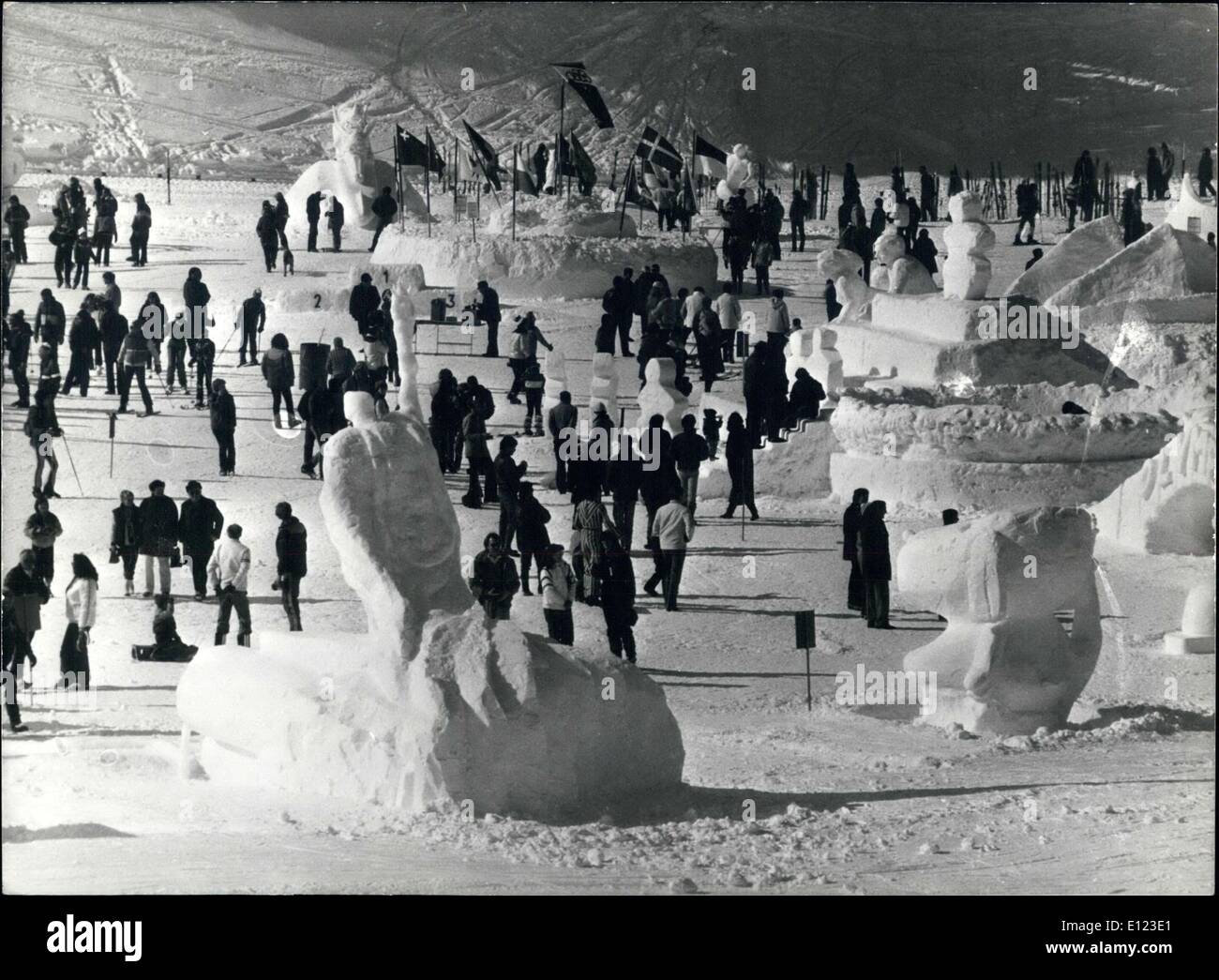 27 febbraio 1984 - Concorso di sculture in neve in Svizzera Foto Stock