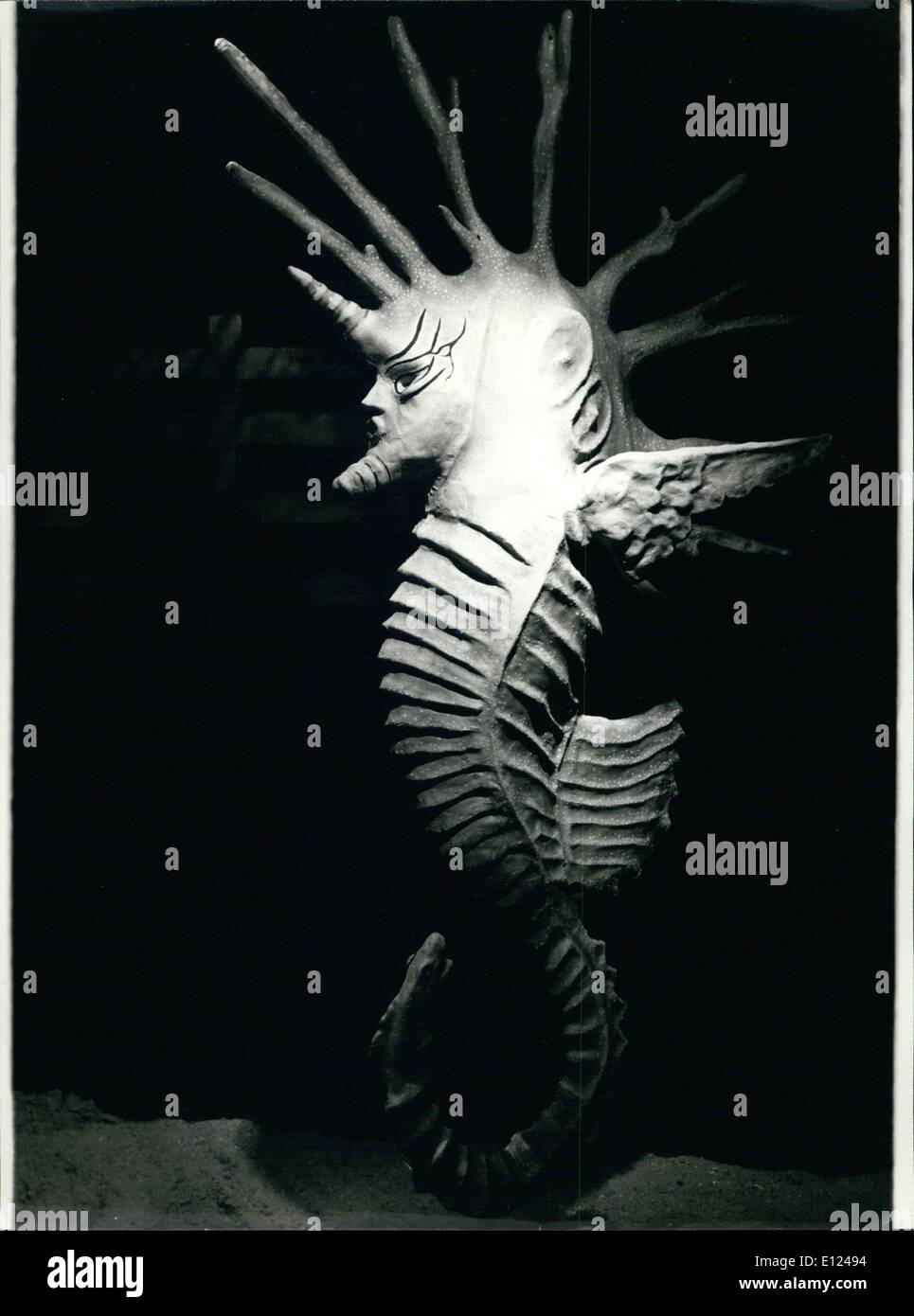 Lug. 10, 1985 - Galleria Plaza arte scultura del cavallo di mare Foto Stock