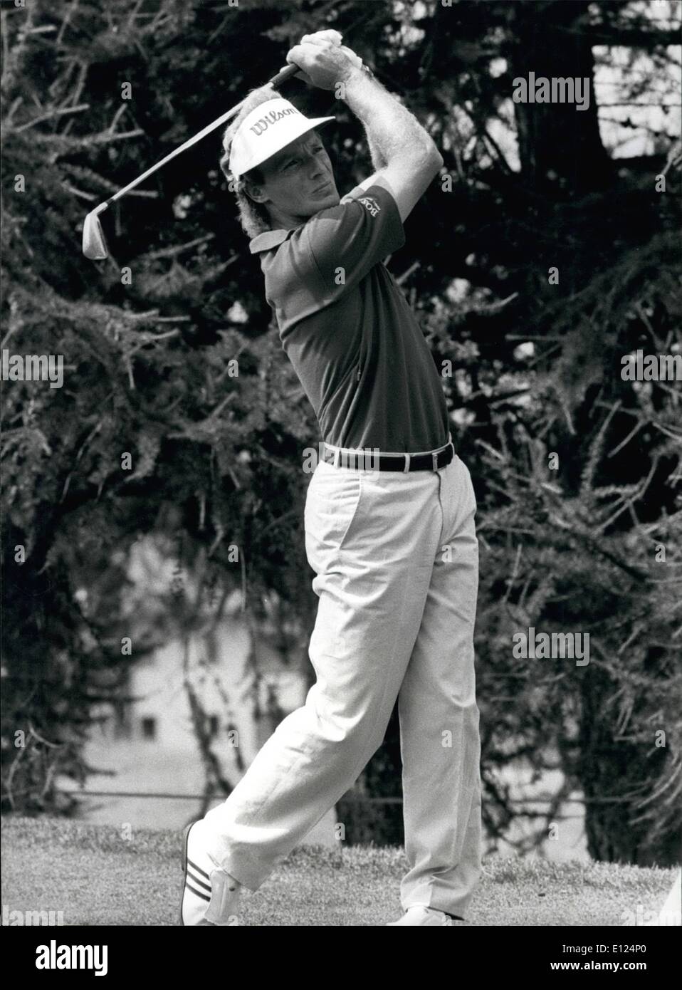 Sett. 09, 1990 - European Masters - Swiss Golf Open a Crans - Montana (Svizzera): Il Golf Masters-Swiss europea torneo aperto a Crans - Montana è stata vinta da Ron Rafferty, Irlanda del Nord, prima di Giovanni blanda, Sud Africa, e James spendere (Inghilterra). Immagine mostra Bernhard Langer dalla Germania durante il torneo a Crans Montana, 2 settembre 1990. Foto Stock