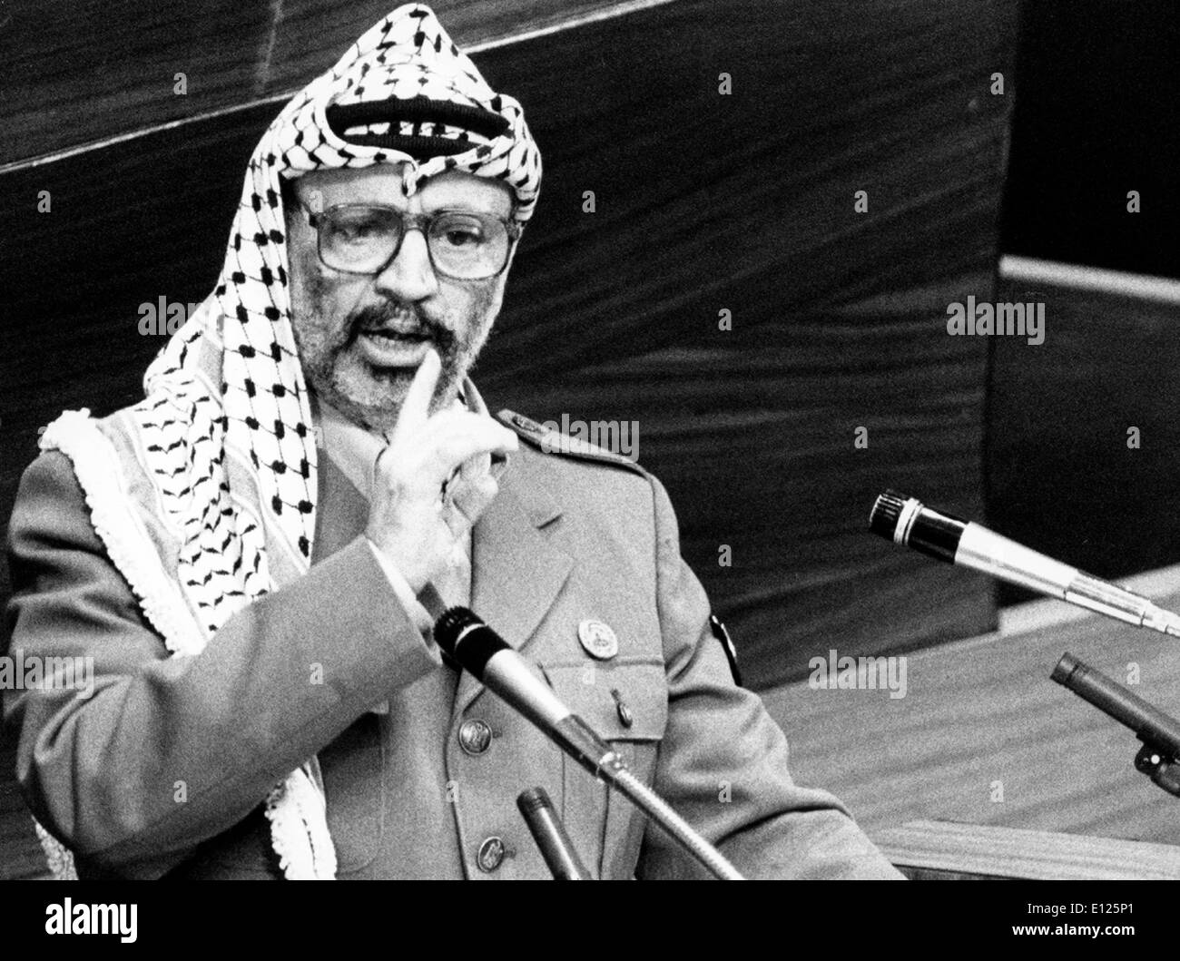 Il leader palestinese Yasser Arafat dare la parola Foto Stock