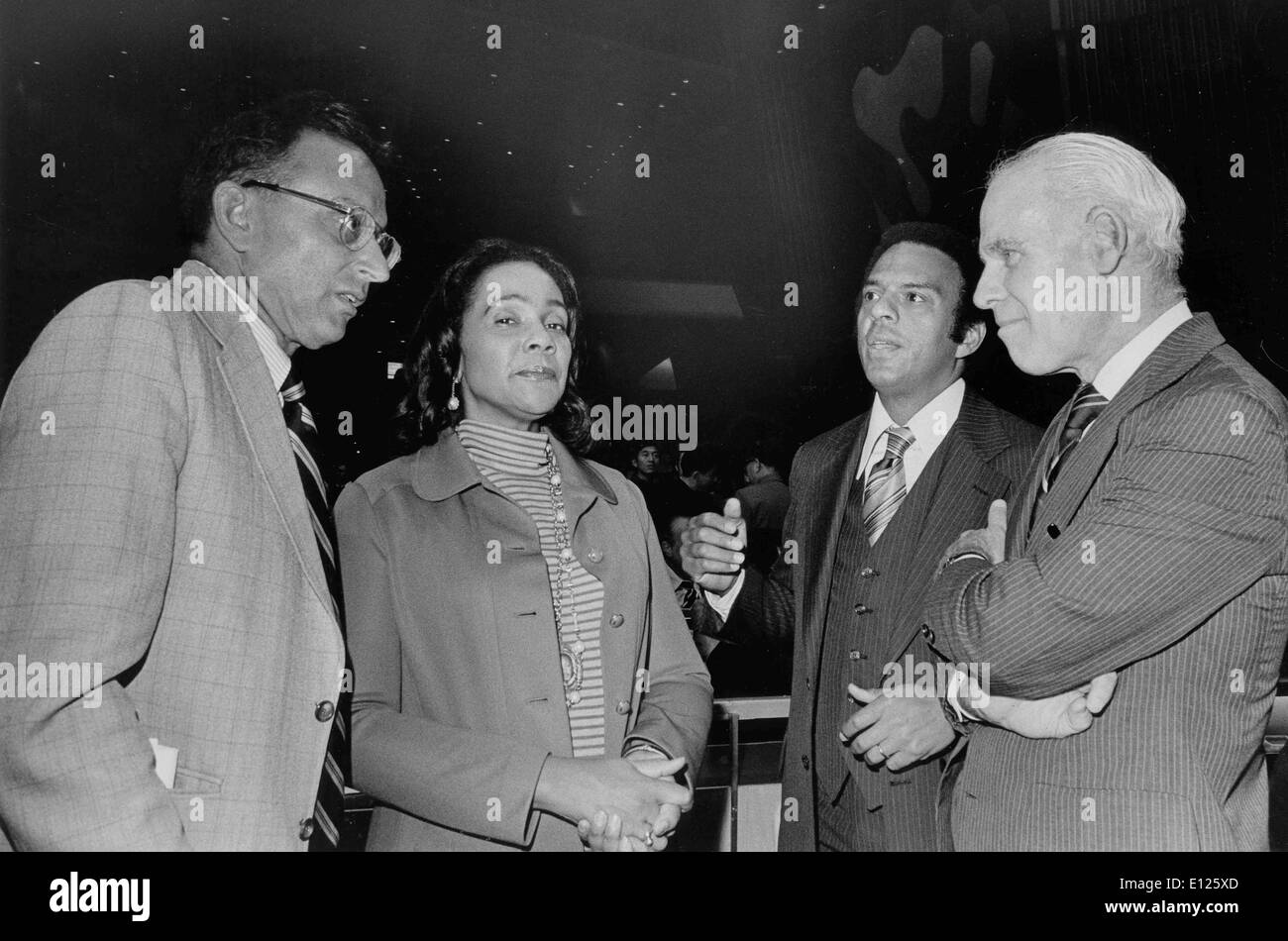 Jan 31, 2006; Atlanta, GA, Stati Uniti d'America; (File foto: Data e luogo sconosciuto ) Coretta Scott King (27 aprile 1927 Ð Gennaio 30, 2006) è stata la moglie di cadaveri dei diritti civili attivista Martin Luther King Jr. e una nota comunitaria leader nel suo diritto. Morì il 30 gennaio 2006 all'età di 78 nel suo sonno a un messicano il centro di riabilitazione dove era sottoposto a terapia olistica per la sua corsa. Il suo corpo sarà restituito ad Atlanta e la seppellirono accanto a suo marito al King Center.. (Credito Immagine: KEYSTONE Pictures USA/ZUMAPRESS.com) Foto Stock