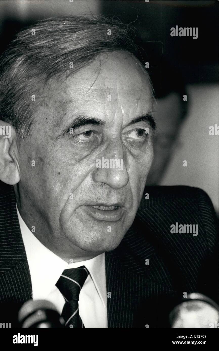 Giugno 06, 1990 - Tadeusz Mazowiecki: Tadeusz Mazowiecki, primo ministro della Polonia, durante una visita a Ginevra Svizzera in giu Foto Stock