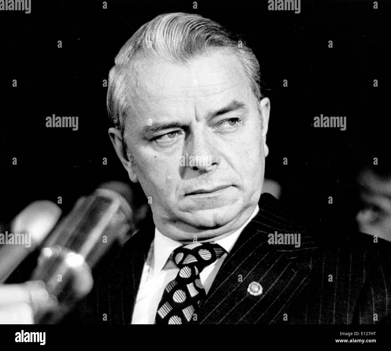 Jun 27, 2010 - Londra, Inghilterra, Regno Unito - Sen. Robert Byrd, il 92-anno vecchio senatore democratico di West Virginia è gravemente malato in un'area di Washington D.C. ospedale. Byrd fu ammesso all'ospedale soffre di ciò che è stato creduto per essere il calore esaurimento e disidratazione severa, ma all'ingresso è stato scoperto che la sua condizione era più grave. Byrd ha servito quasi 52 anni in senato ed è il più longevo senatore nella storia. Nella foto: London, England, Regno Unito - Robert Carlyle Byrd (credito Immagine: KEYSTONE Pictures USA/ZUMAPRESS.com) Foto Stock