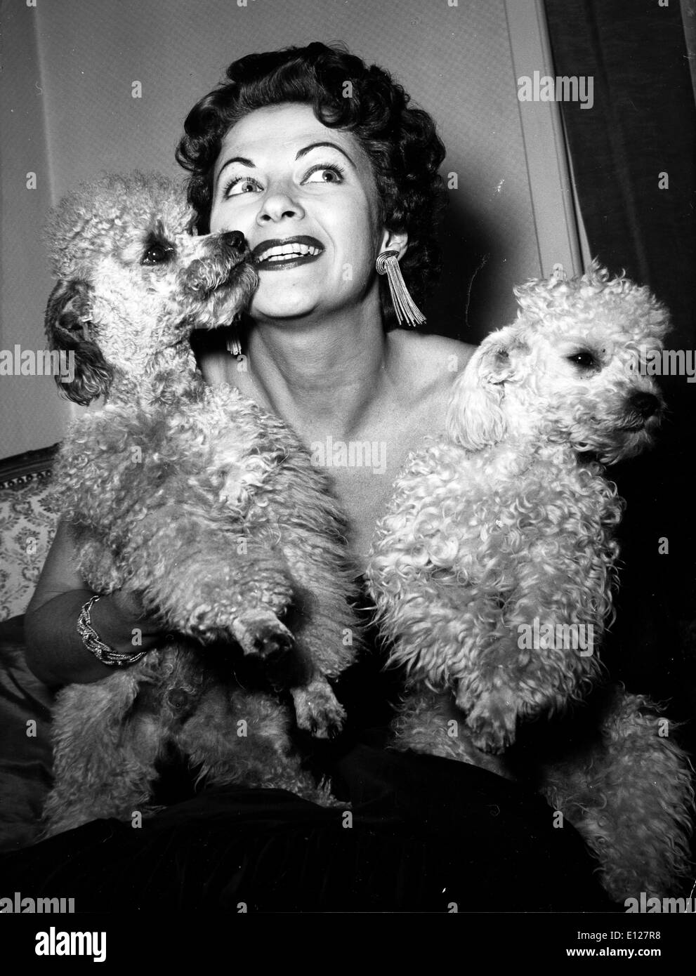 Apr 01, 2009 - Londra, Inghilterra, Regno Unito - YVONNE DE CARLO (Settembre 1, 1922 Ð Gennaio 8, 2007) era un canadese-americano nato il film e la televisione attrice, ballerino e cantante. (Credito Immagine: KEYSTONE Pictures USA/ZUMAPRESS.com) Foto Stock