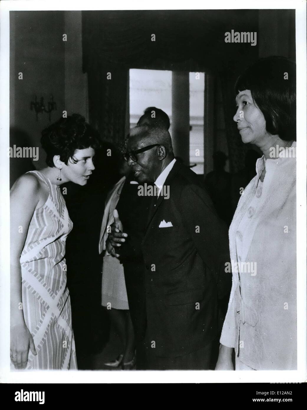 Dic. 09, 2011 - Presidente e Madame Francois Duvalier di Haiti con ospite al ricevimento in occasione della cerimonia inaugurale prevista per il volo di linea Air France Miami- Port au Prince al Palazzo Presidenziale. Foto Stock