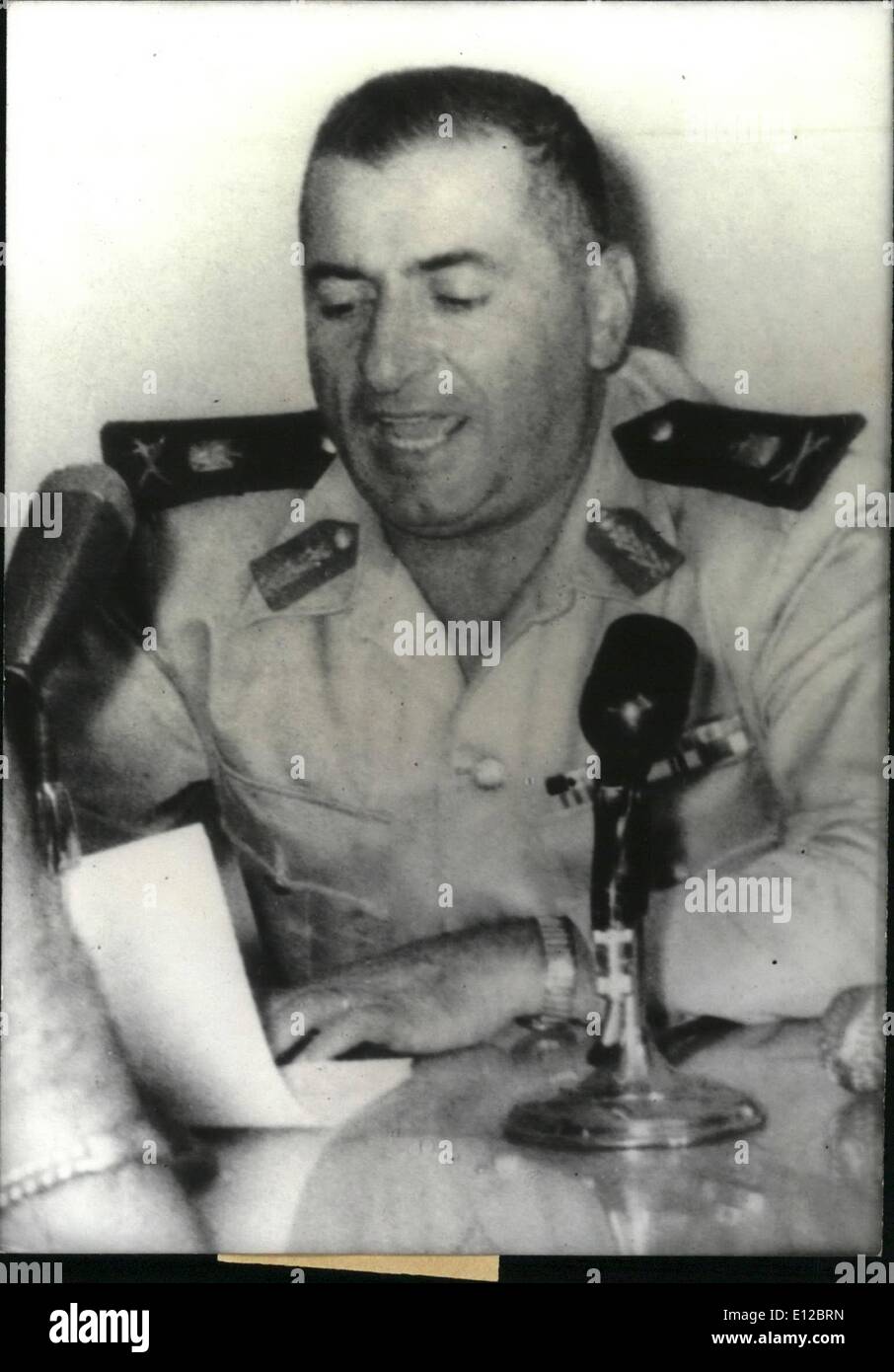 Dic. 09, 2011 - Generale Zahredine comandante in capo dell'esercito siriano : la foto mostra il generale Abdel Karim Zahredine, il nuovo comandante in capo dell'esercito siriano, la radiodiffusione di un discorso. Foto Stock