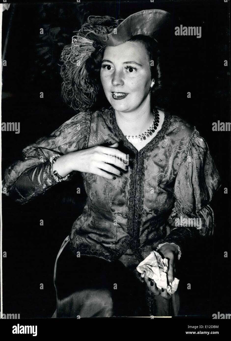 Dic. 19, 2011 - 1078/9132-10. Mediante l'uso del segno Launguage e gesti espressivi, il Palattine della figlia Deacribes suo padre gli ultimi momenti di vita. Def silenzia eseguire la riproduzione dello stadio di Vienna. Sordomuti di Vienna hanno dimostrato al di là di ogni dubbio che non si tratta di nacessary per essere in grado di parlare e di ascoltare per essere un attore, infatti la capacità di convogliare il significato in millesimi di pollice e di gesti e di ottenere il significato oltre alla audienca fa prova di un attore delle sue funzionalità. Il gioco ''l'Gipsy's Revenge'' fu un secolo XV drammatica storia di amore e che è stato prodotto e scritto da un sordomuto Foto Stock