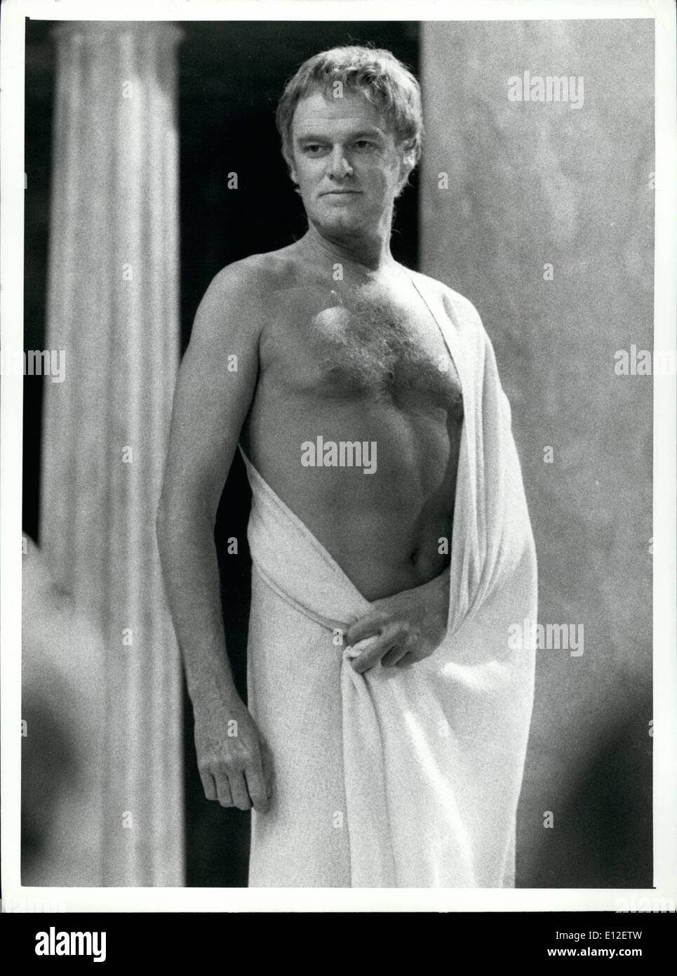 21 dicembre 2011 - LA BBC Television Shakespeare-Giulio Cesare Giulio Cesare è il quarto della BBC Television Shakespeare serie ad essere vagliati su BBC 2 domenica 11 febbraio. Keith Michell come Marcus Antonious. Foto Stock