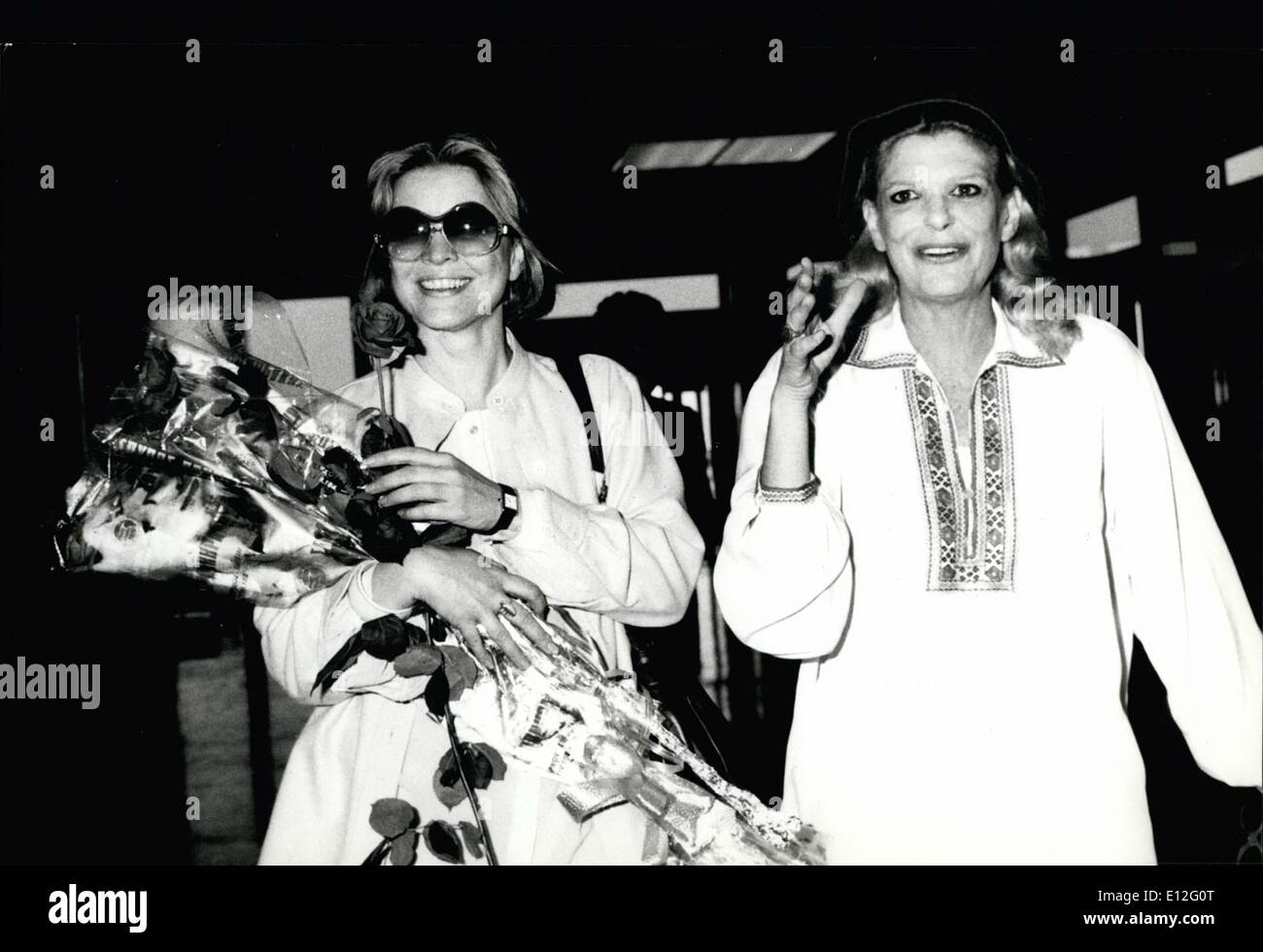 Dic. 26, 2011 - American film star Ellen Burstyn arrivando ad Atene ha ricevuto da Melina Mercouri e marito Jules Dassin in cui film ''Midia'' giocherà un ruolo di protagonista. Foto Stock