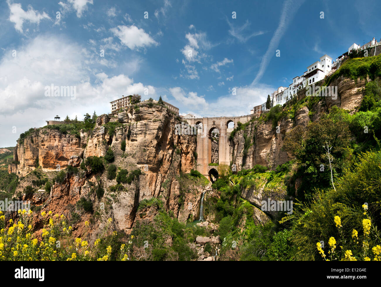 Xviii secolo ( ) ponte Puente Nuevo spanning El Tago Gorge sopra il fiume Guadalevin, Ronda Andalusia Spagna Foto Stock