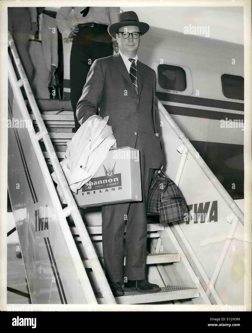 Gen 03, 2012 - Edoardo Vianello aeroporto, N.Y. -- William Howard Taft III, ritiro Ambasciatore degli Stati Uniti in Irlanda, è mostrato come egli Foto Stock