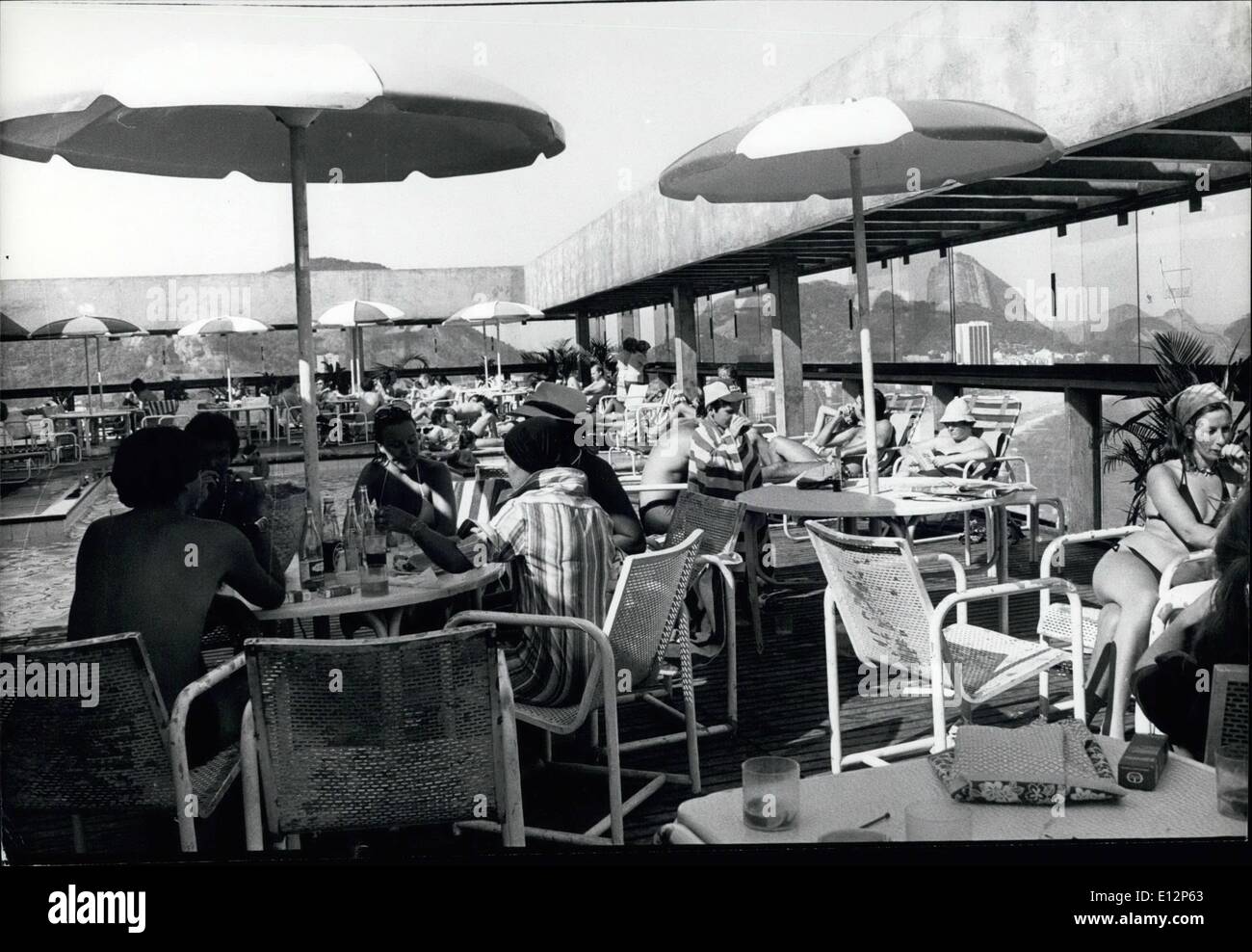 Febbraio 24, 2012 - Rio de Janeiro, Brasile Hotel piscina porto di bar. Foto Stock