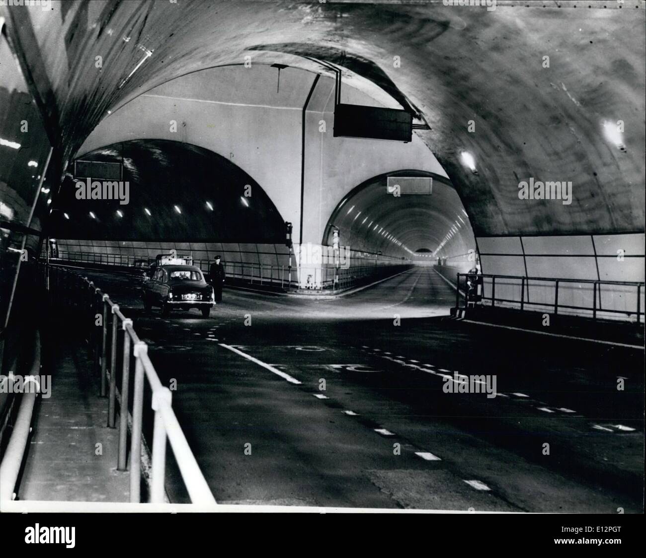 Febbraio 24, 2012 - All'interno del Mersey tunnel: il più lungo del mondo. La forcella in cui il Rendel strada si dirama la strada principale che conduce a Birkenhead. Foto Stock