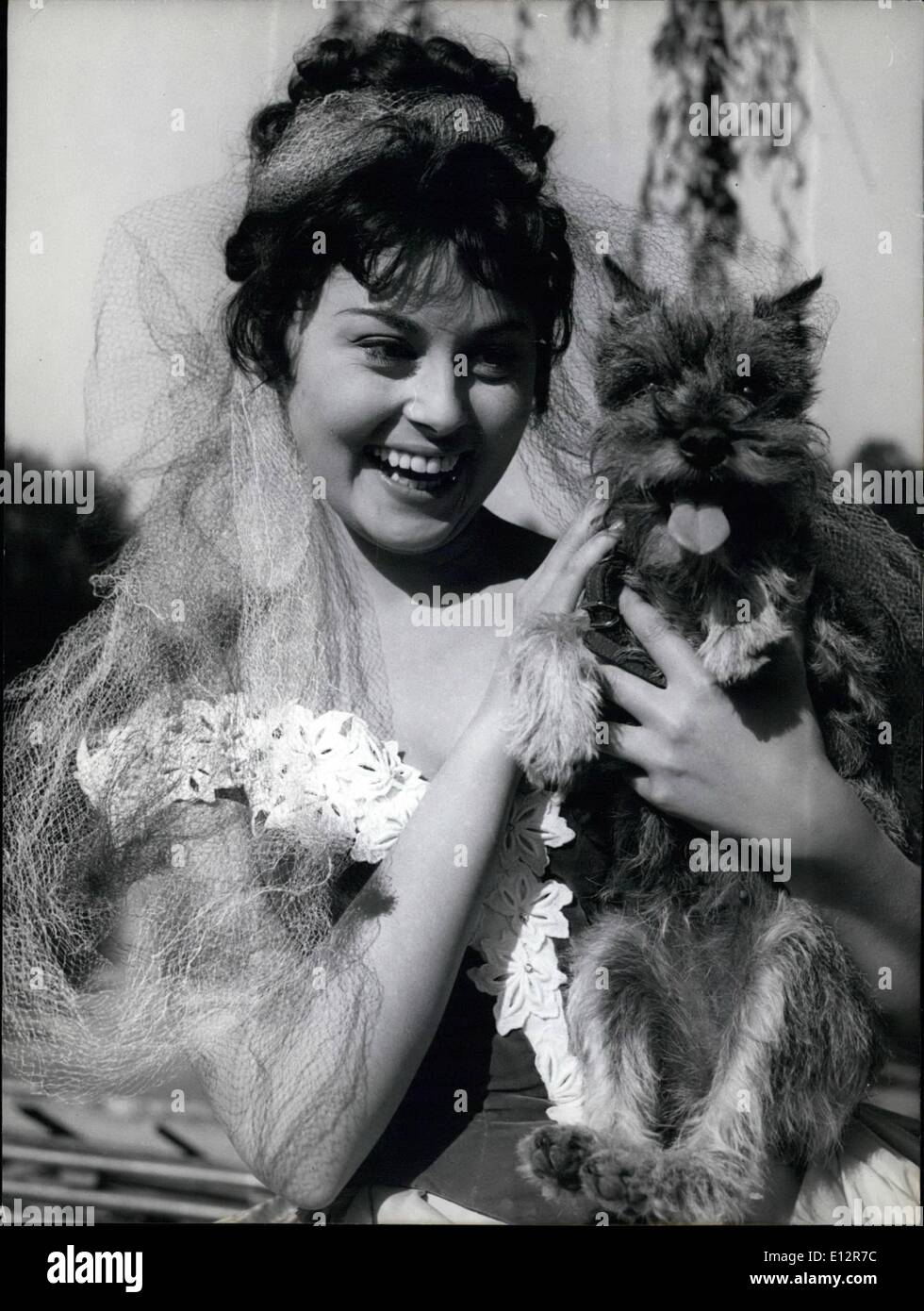 Febbraio 25, 2012 - Bella Elma Karlowa gioca nel nuovo film di Constantin azienda il povero studente il rotolo di Comtesse Bronislawa. Foto Keystone 21-8-56 Foto Stock