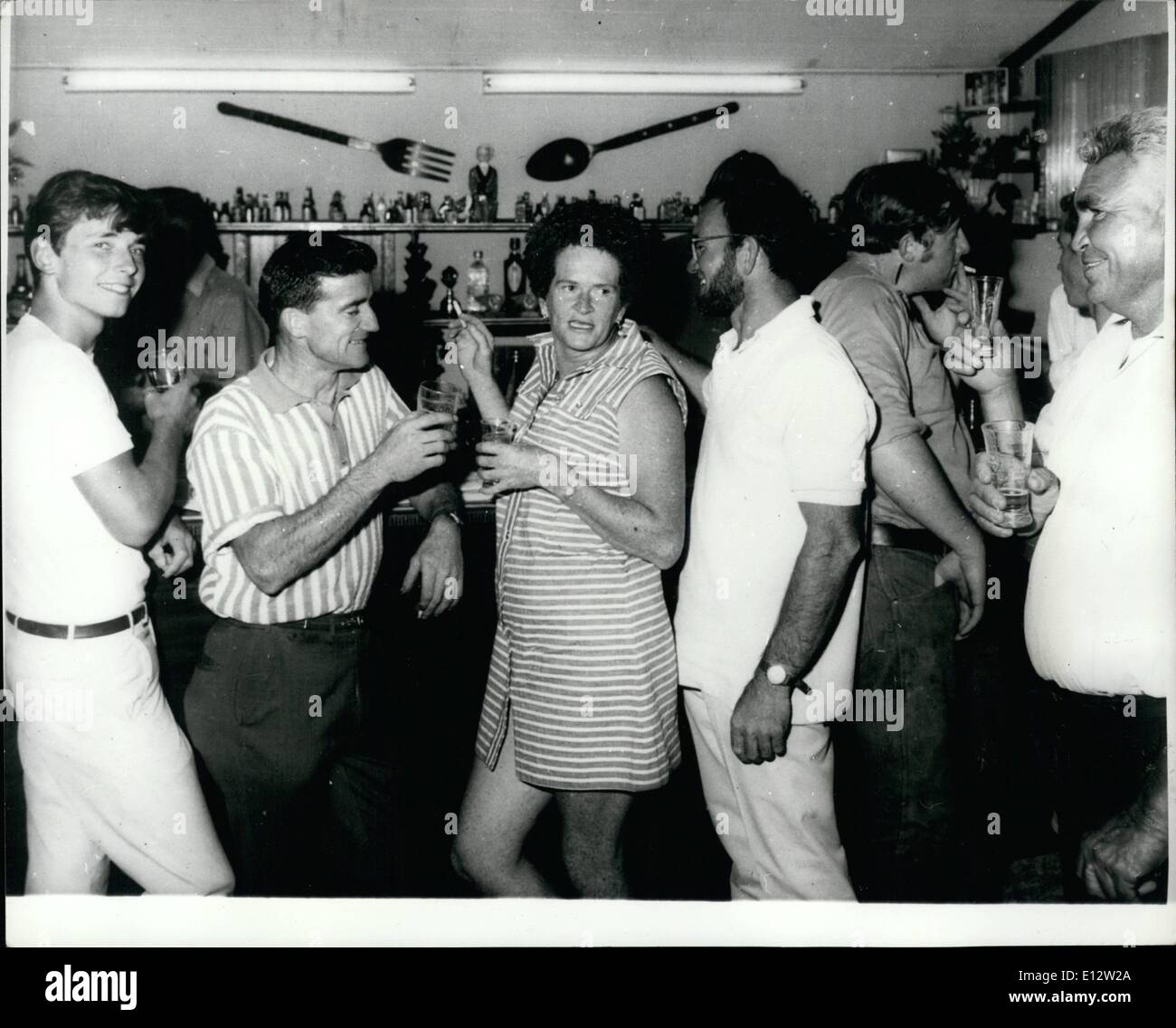 Febbraio 25, 2012 - Torna a i buoni vecchi giorni- la sua Opal Pever a Lightning Ridge.: è un po' come tornare indietro di cinquanta anni in poco tempo Foto Stock