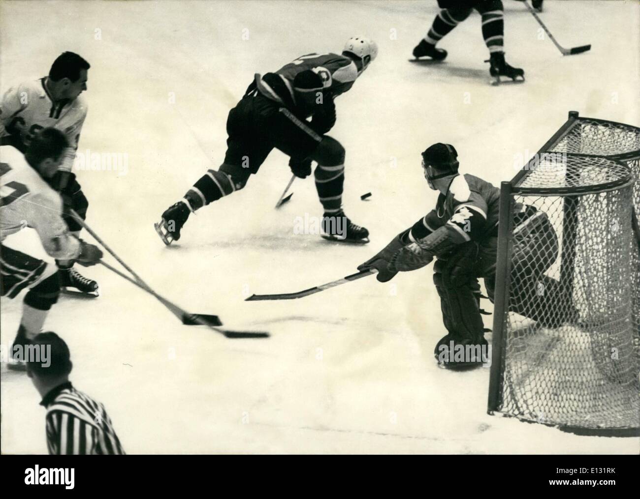 Febbraio 26, 2012 - Canada - CSSR. Hockey su ghiaccio - Match Giochi Olimpici 1964 a Innsbruck/Austria Foto Stock