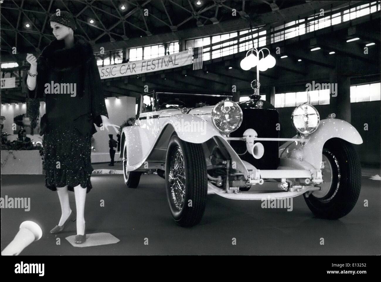 Febbraio 26, 2012 - Vintage Auto Salone di Tokyo. Auto d'epoca dal Harrah insieme a Reno in Nevada sono stati portati dagli U.S.A. Foto Stock