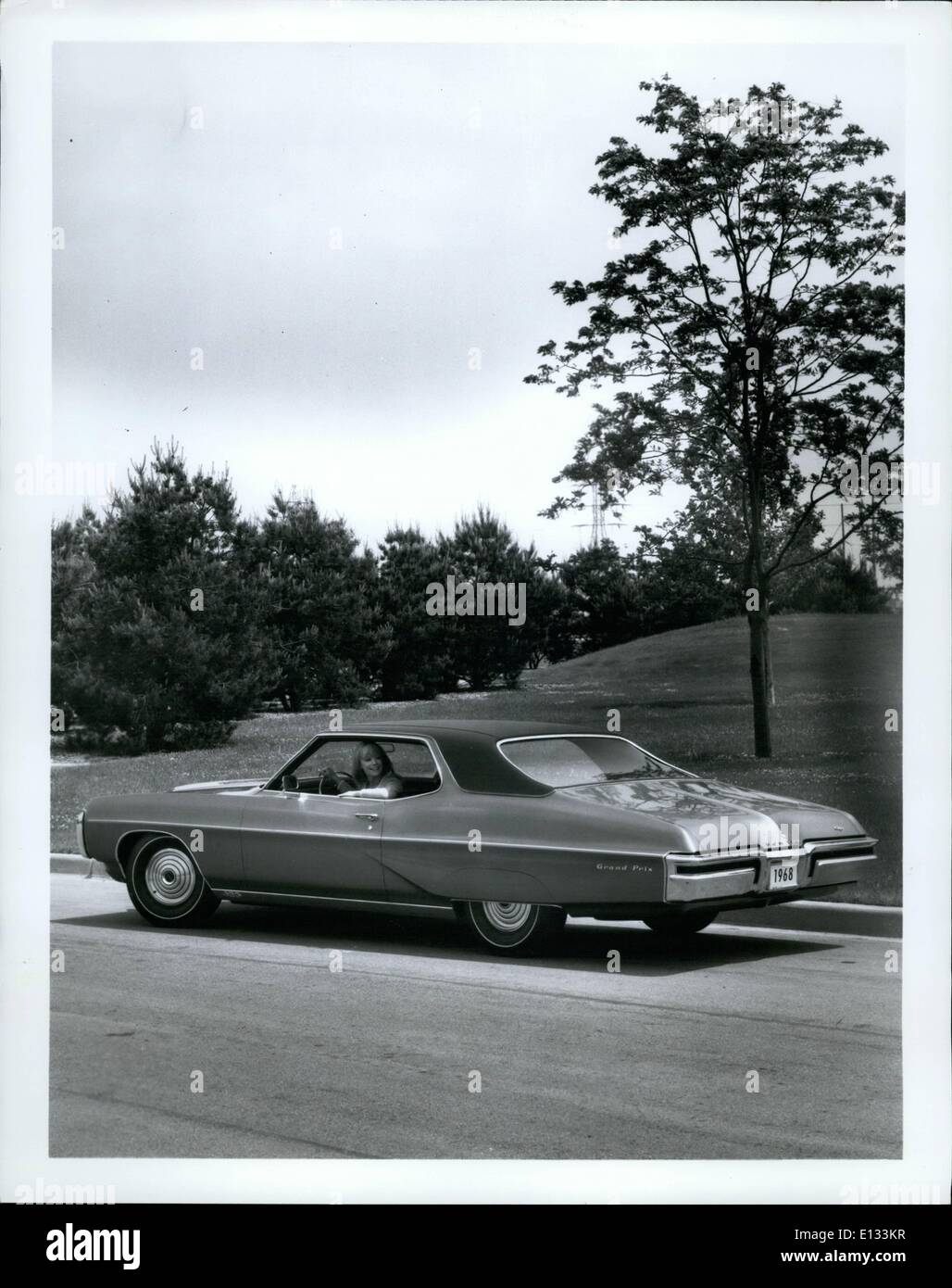 Febbraio 26, 2012 - Il Grand Prix; da ogni angolo di questo 1968 Pontiac Grand Prix hardtop coupe rivela il look che ha stabilito la Pontiac's styling tendenze come quelli a seguire. Il Grand Prix caratteristiche fari retrattili e altre personalizzate caratteristiche interne che la rendono leader nel lusso personal auto sportiva campo. Foto Stock