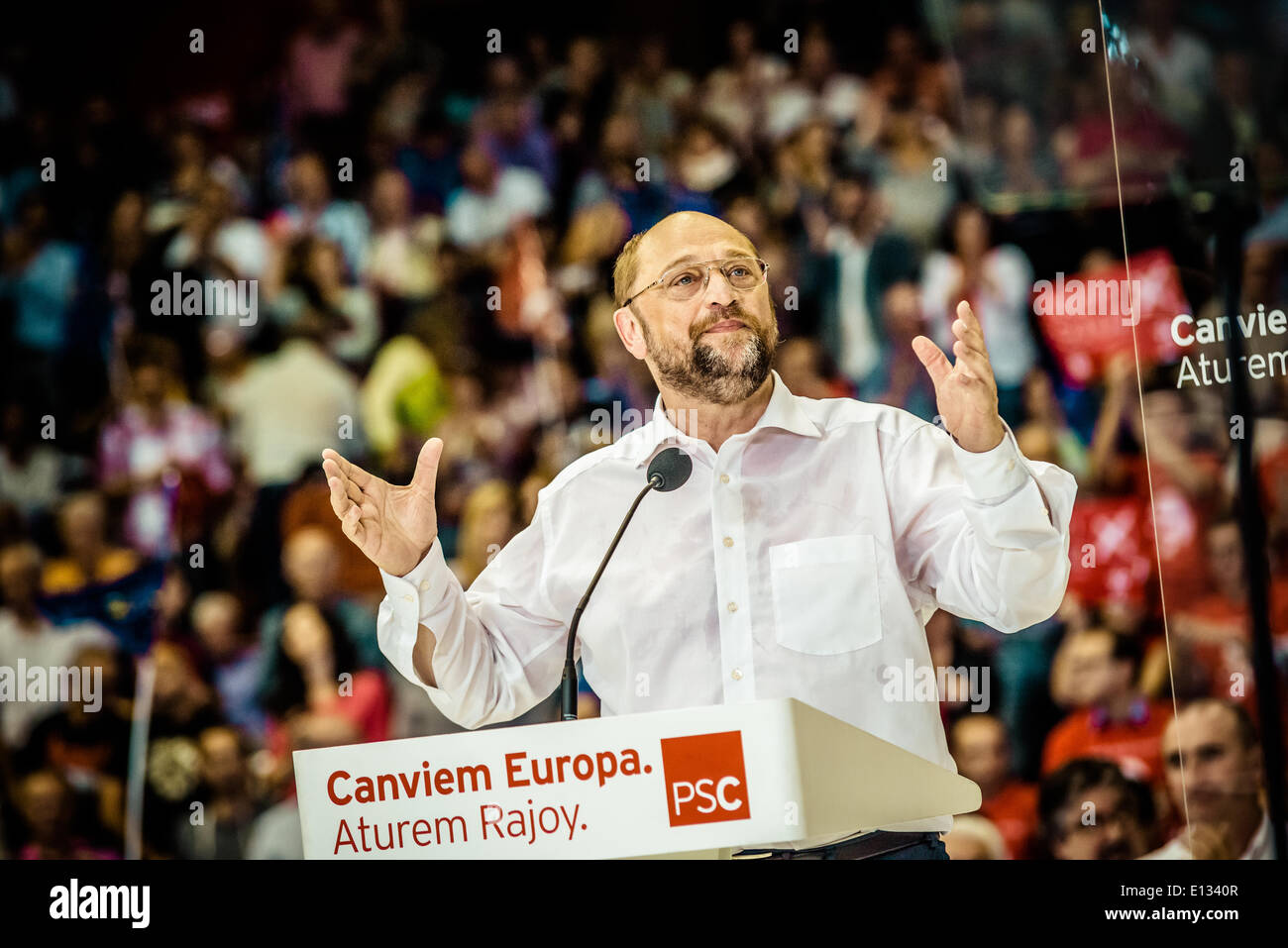 Barcellona, Spagna. 21 maggio 2014: Martin Schulz, Presidente del Parlamento europeo e in esecuzione per la presidenza della Commissione Europea parla presso la centrale di elezione riunione della PSC in Barcellona Credito: matthi/Alamy Live News Foto Stock