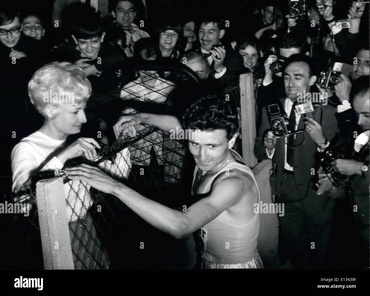 Febbraio 26, 2012 - un nuovo record per Michel Jazy Ã¢â'¬â€oe Michael Jazy, la notte scorsa ha battuto il proprio record europeo per il 5000 Foto Stock