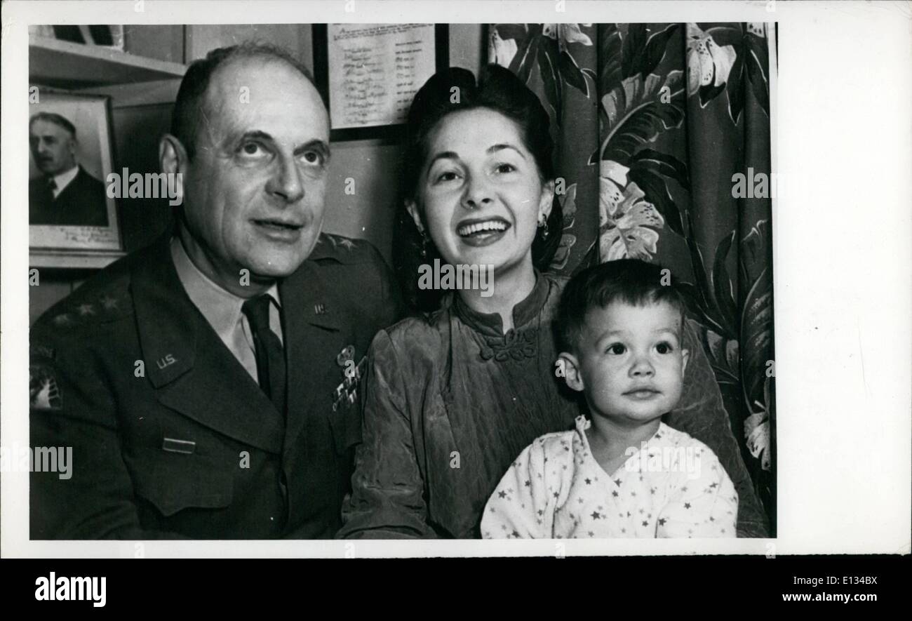 Febbraio 26, 2012 - Lt. Gen. Ridgway e la moglie e il bambino. Foto Stock