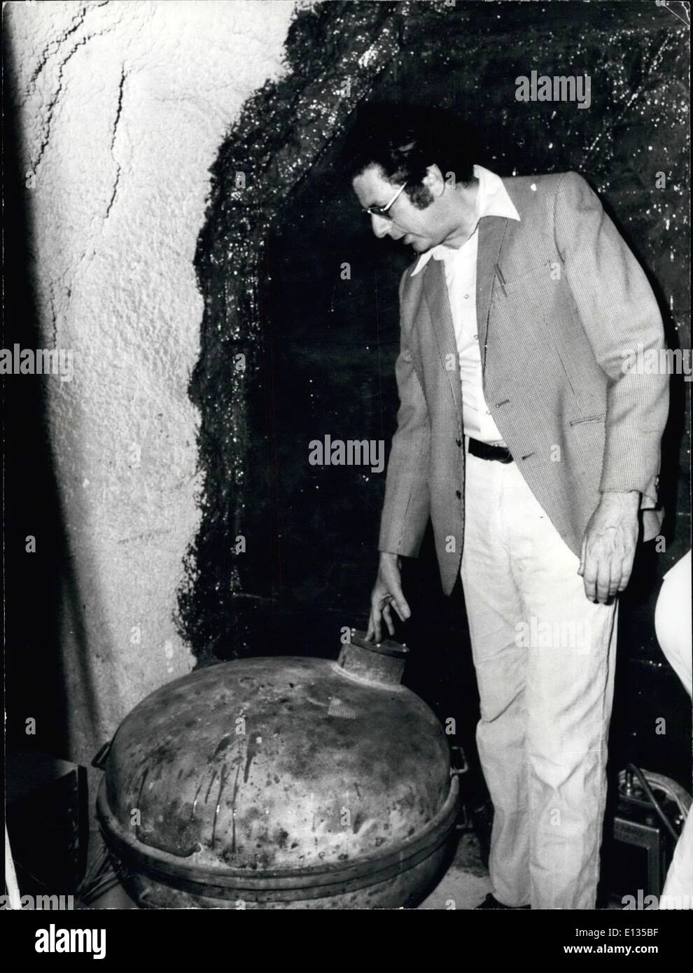 Febbraio 26, 2012 - ascoltando i movimenti della terra: il golfo di Eilat, Israele si sta ampliando al tasso di mezzo centimetro ogni anno. È questo uno dei fatti che è stata dimostrata dall'Istituto Weizmann dell Osservatorio Geofisico vicino a Eilat. L'Osservatorio, dedicato di recente nel nome del brasiliano publisher Adelpho Bloch, che hanno messo un milione di dollari per costruire e attrezzare, è affascinante scienziato laico e simili Foto Stock