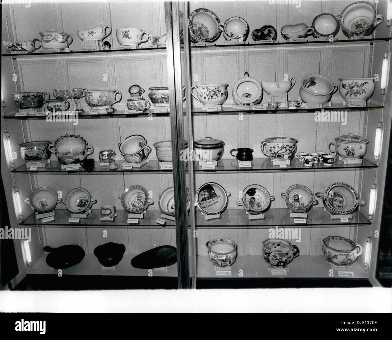 Febbraio 29, 2012 - Immagine mostra parte della collezione di vasi. Foto Stock