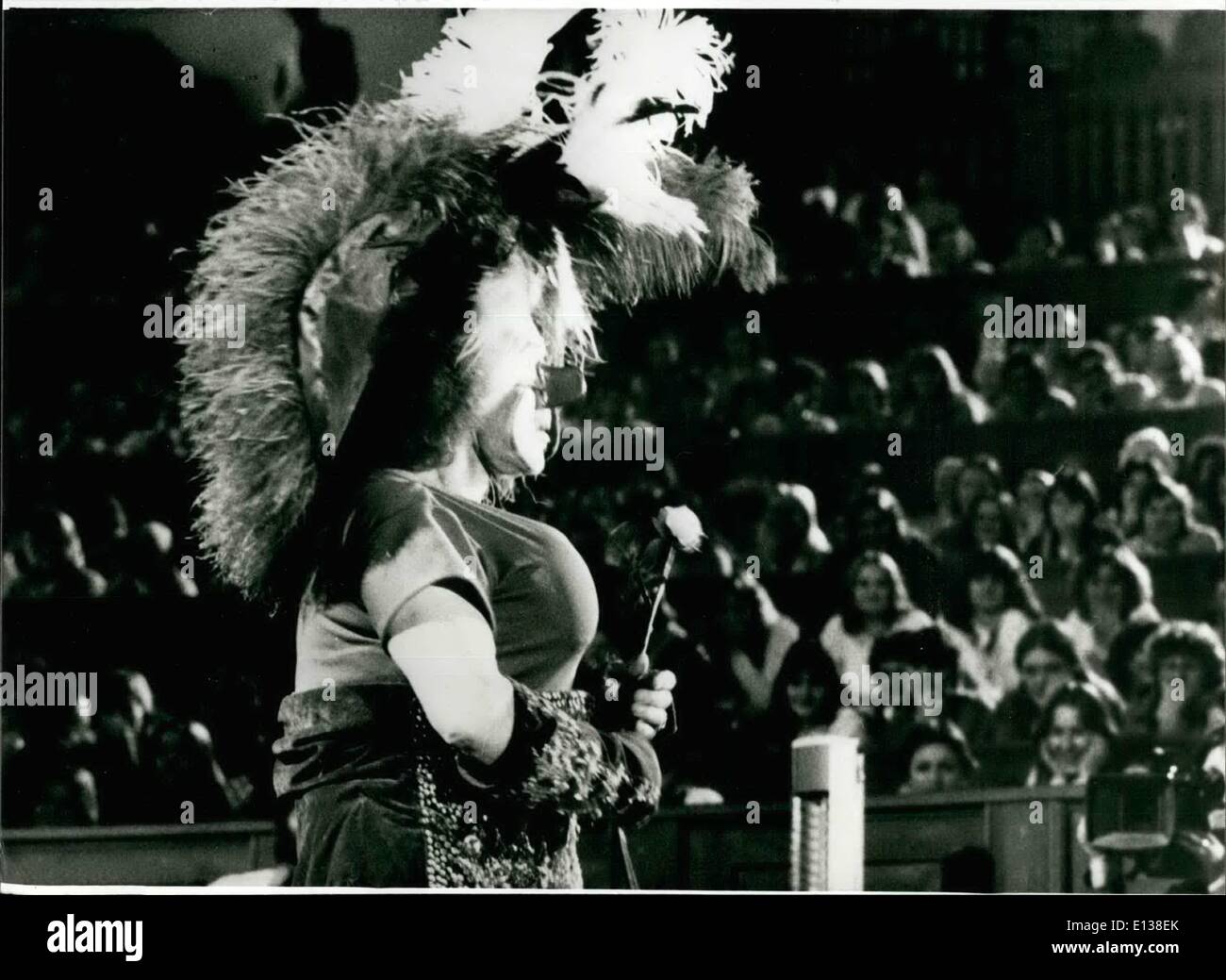 Febbraio 29, 2012 - CHARLIE RIVEL IN UNA PRIGIONE PER DONNA IN GERMANIA OVEST Il più famoso clown del mondo Charlie Rivel, voluto Foto Stock