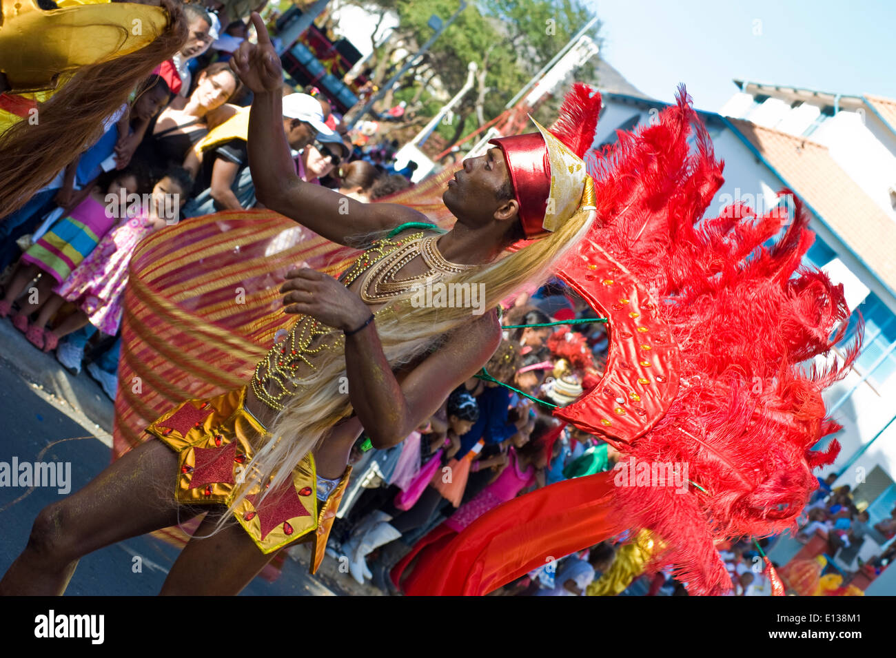 Il carnevale di Mindelo 2014 - street parade. Foto Stock