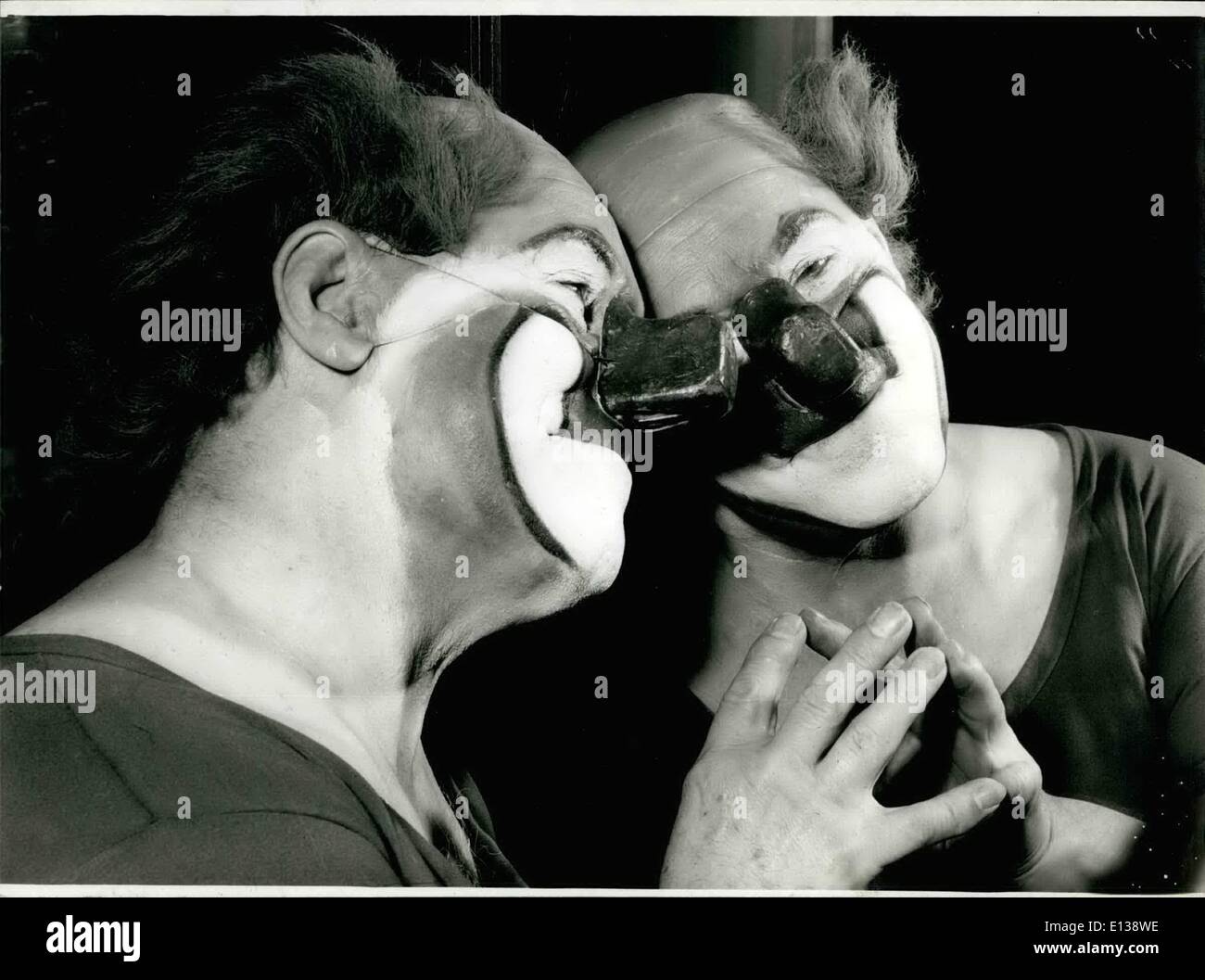 Febbraio 29, 2012 - Charlie Rivel dà il suo addio Performance nel programma di febbraio del Circus Krone a Monaco di Baviera ''l'Acrobat'': vuole ritirarsi dal circus anello, e lì, dove ha celebrato il suo più grande successo dieci anni fa, Charlie Rivel vuole prendere la sua aspettativa: a Monaco di Baviera/Germania Ovest. Nel febbraio-avanzamento del Circus Krone l'84-anno-vecchio clown, uno degli ultimi molto grandi di quel ramo, sarà per ammirare con la sua incomparabile arte. Charlie's aspetto in ogni performance durerà circa 25 minuti Foto Stock