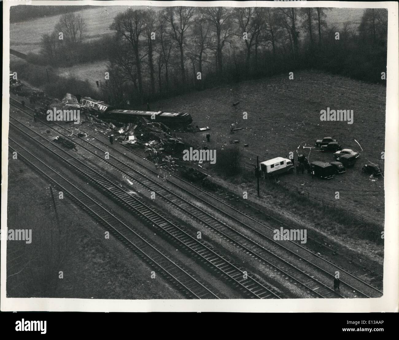 Febbraio 29, 2012 - Dieci uccisi in Didcot treno Crash: dieci persone sono state uccise e 106 feriti in crash a Didcot, Berks. ieri della Londra - legato escursione in treno. La foto mostra: Veduta aerea della scena a Didcot questa mattina. Foto Stock