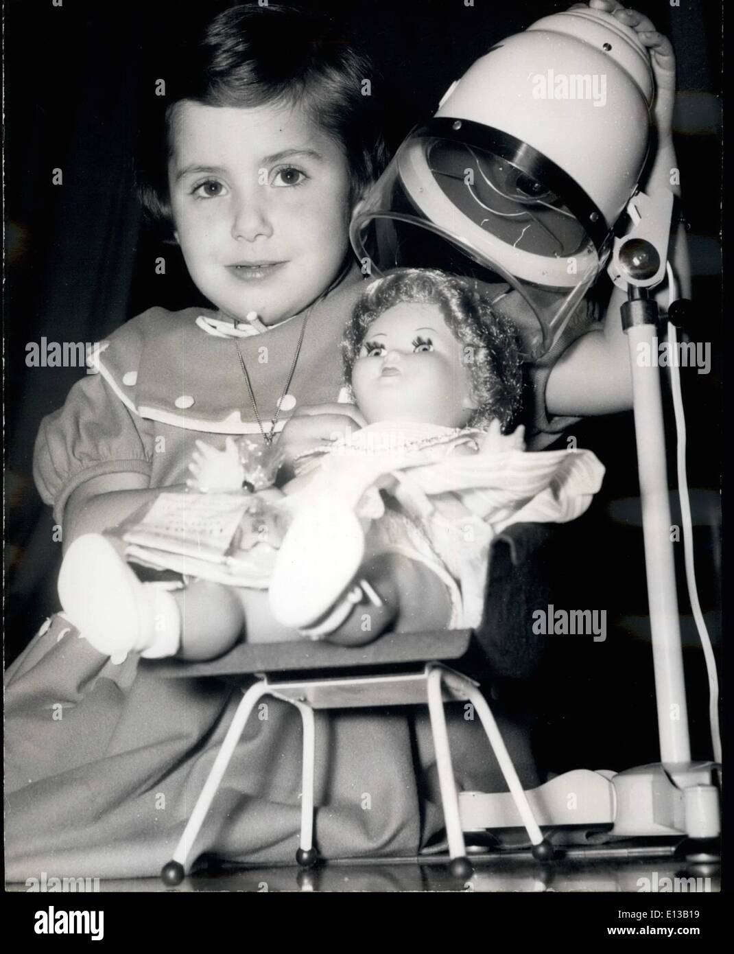 Bambola capelli neri immagini e fotografie stock ad alta risoluzione - Alamy
