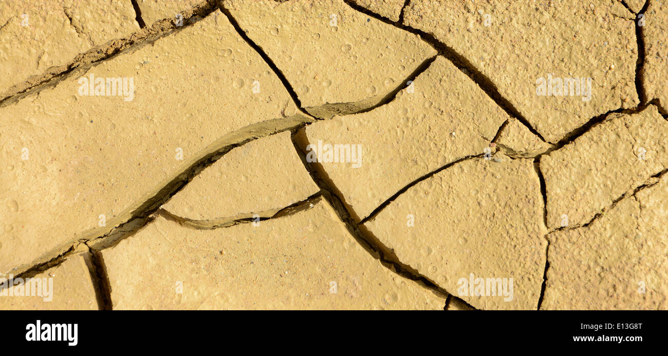 Close-up di suolo asciutto nel clima arido. Massa rotto in un deserto. Foto Stock