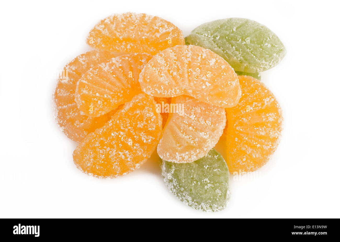 Gelatina di arancia canditi isolati su sfondo bianco Foto Stock