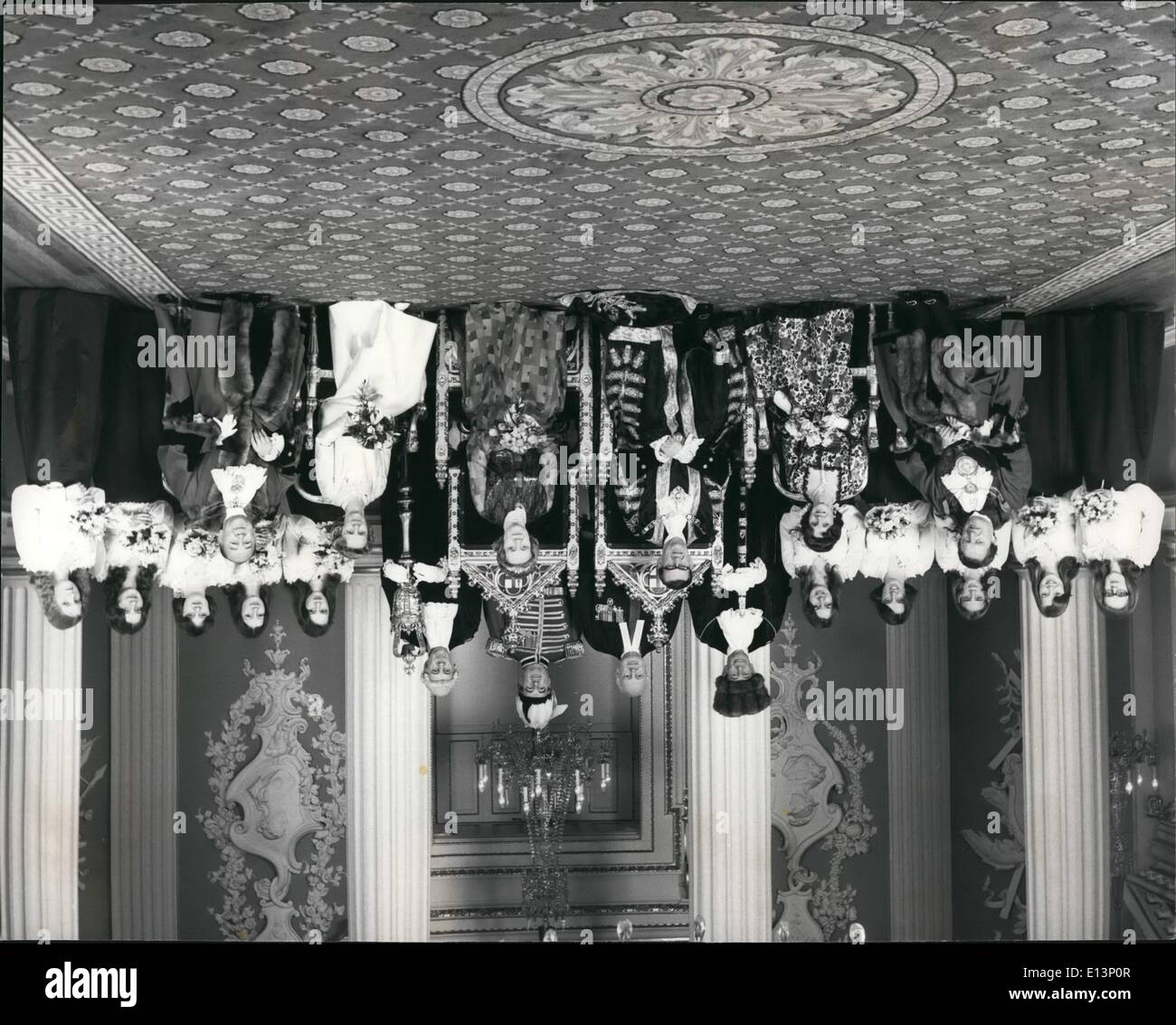 Mar 22, 2012 - La città di fasto - Apertura del Sindaco di Londra: ogni anno la città di Londra elegge è Chief cittadino, il Sindaco di Londra è stato un titolo di onore fin dal 1192. Il prossimo 8 Novembre il 647th Lord Mayor (alcuni L.M. svolge ufficio per più di 1 anno) Sir Henry Murray Fox, insediamento e il giorno seguente l'occasione è stata celebrata con la tradizionale di fasto del signore sindaco di mostrare una colorata processione che si snoda per le strade di Londra, e introduce il sindaco ai suoi cittadini Foto Stock