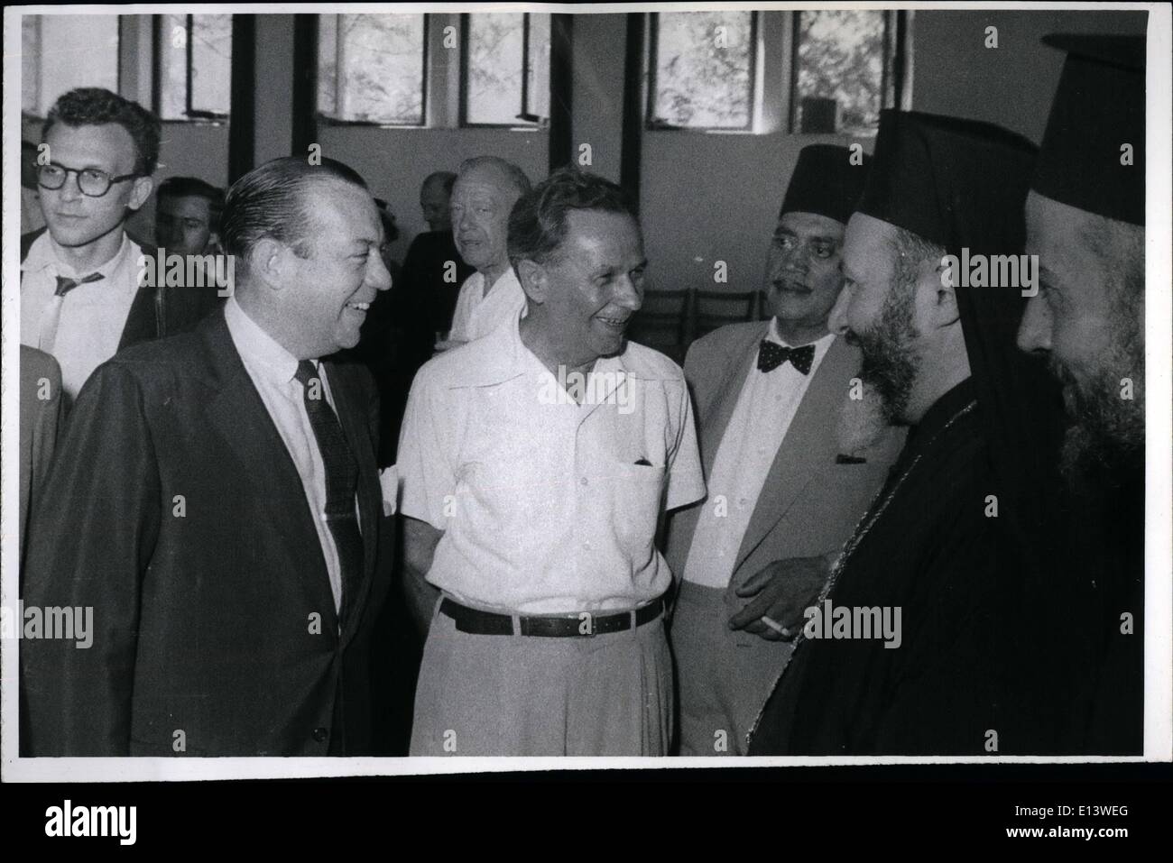 27 mar 2012 - Sindaco Robert Wagner incontra i rappresentanti arabi della città di Haifa e l'Arcivescovo greco-cattolico Monsignor George Foto Stock