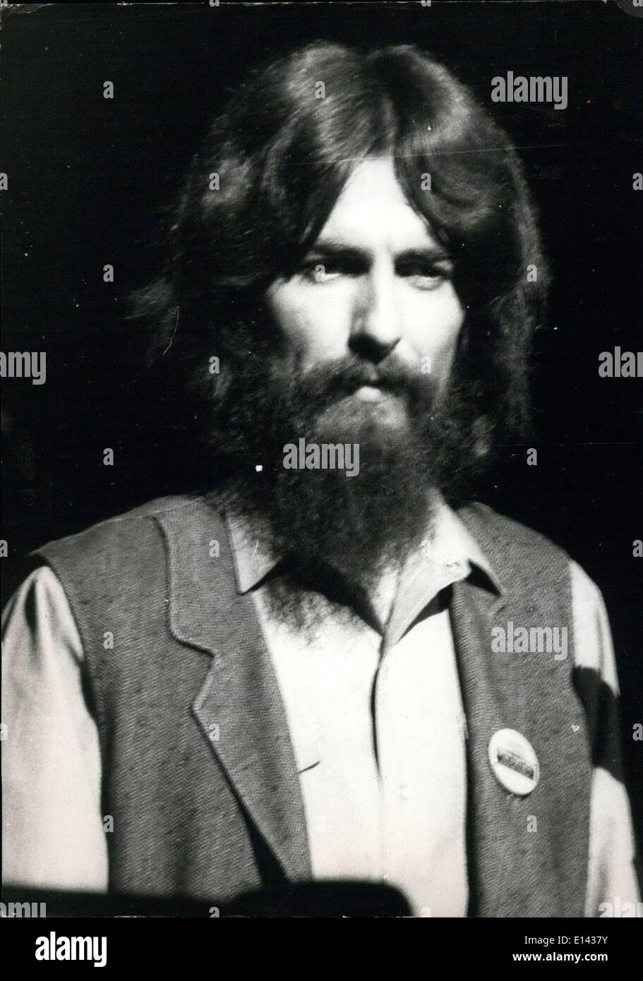 Mar 31, 2012 - Pop stars eseguire in aiuto di bangle sexyboys bambini : New York pop fans versato tonnellate di migliaia di sterline per vedere i loro preferiti nuovamente in un corpetto Madison Square Garden raccogliendo in aiuto dei bambini rifugiati dal Pakistan orientale. sul palco sono stati Ringo Starr, George Harrison e Bob Dylan, così come una moltitudine di altre stelle. Si è scoperto di essere uno dei più cordiale e delirante gli anelli per mesi con il mercato nero dei biglietti recupero fino a 0. Più di metà-s-milioni di dollari andrà alla causa. Foto Stock