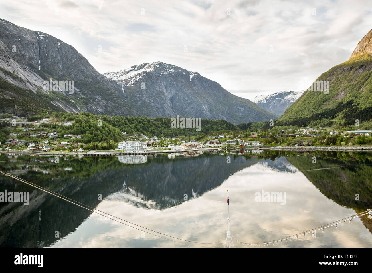 Norvegia, Eidfjord, hotel e villaggio Foto Stock