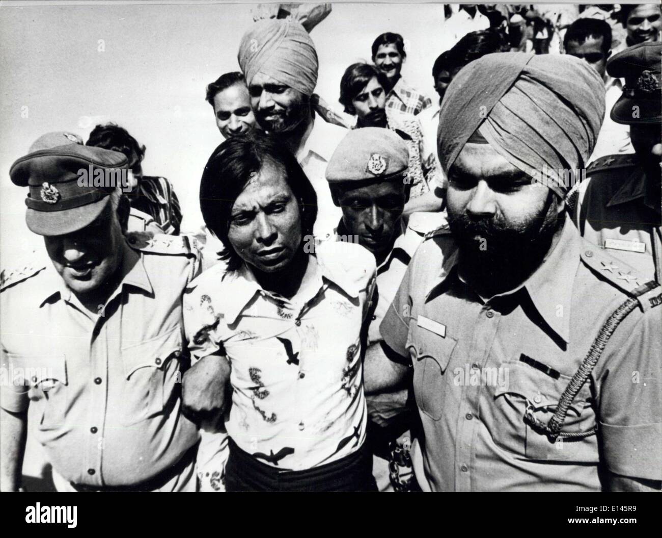 Apr. 04, 2012 - Uomo che buttare un coltello a signora Gandhi appare in tribunale: 37- anno-Ram vecchia Bulchand Lalweni, da Baroda, che gettano Foto Stock