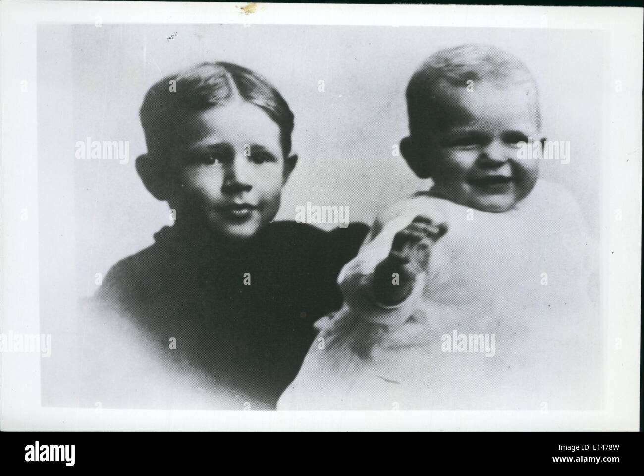 Apr. 16, 2012 - Ronald Reagan sul diritto a 1 anno di età fratello Neil è sulla sinistra. .C Foto Stock