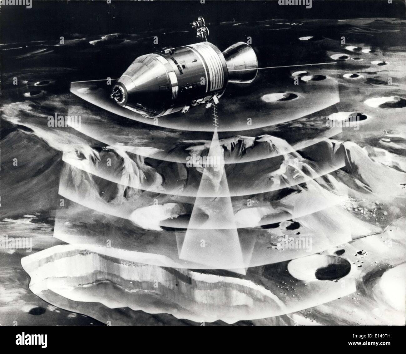 Apr. 17, 2012 - Lunar 'Divining asta'': Concetto illustra come fasci elettronici di Apollo 17's lunar suonando il sistema sonda luna giù per tre quarti di miglio - dall orbita lunare di aiuto nello sviluppo di subsurface mappa geologica di individuare tali caratteristiche come al di sotto della superficie metallica di depositi e l'acqua. Prototipo di lunar 'Divining asta' sistema, sviluppato dalla North American Rockwell (NR) Spazio, divisione, il volo è stato testato su selezionato siti di massa dagli ingegneri a livello nazionale Aeronautica e spazio dell Amministrazione di veicoli spaziali con equipaggio Center a Houston, Texas. Foto Stock