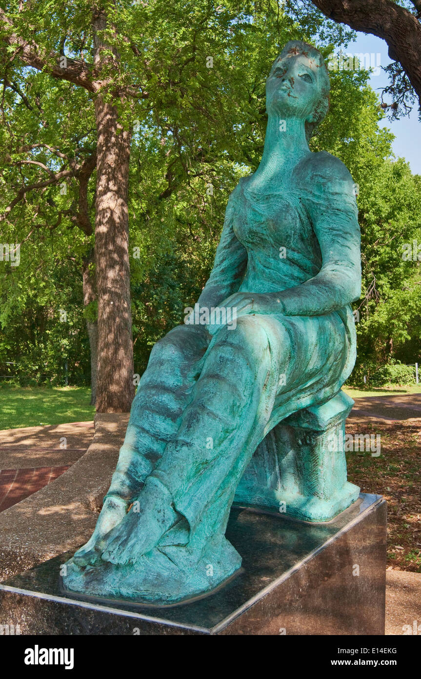 Tre Muse sculture di Charles Umlauf a Centennial Park presso la University of Texas di Austin, Texas, Stati Uniti d'America Foto Stock