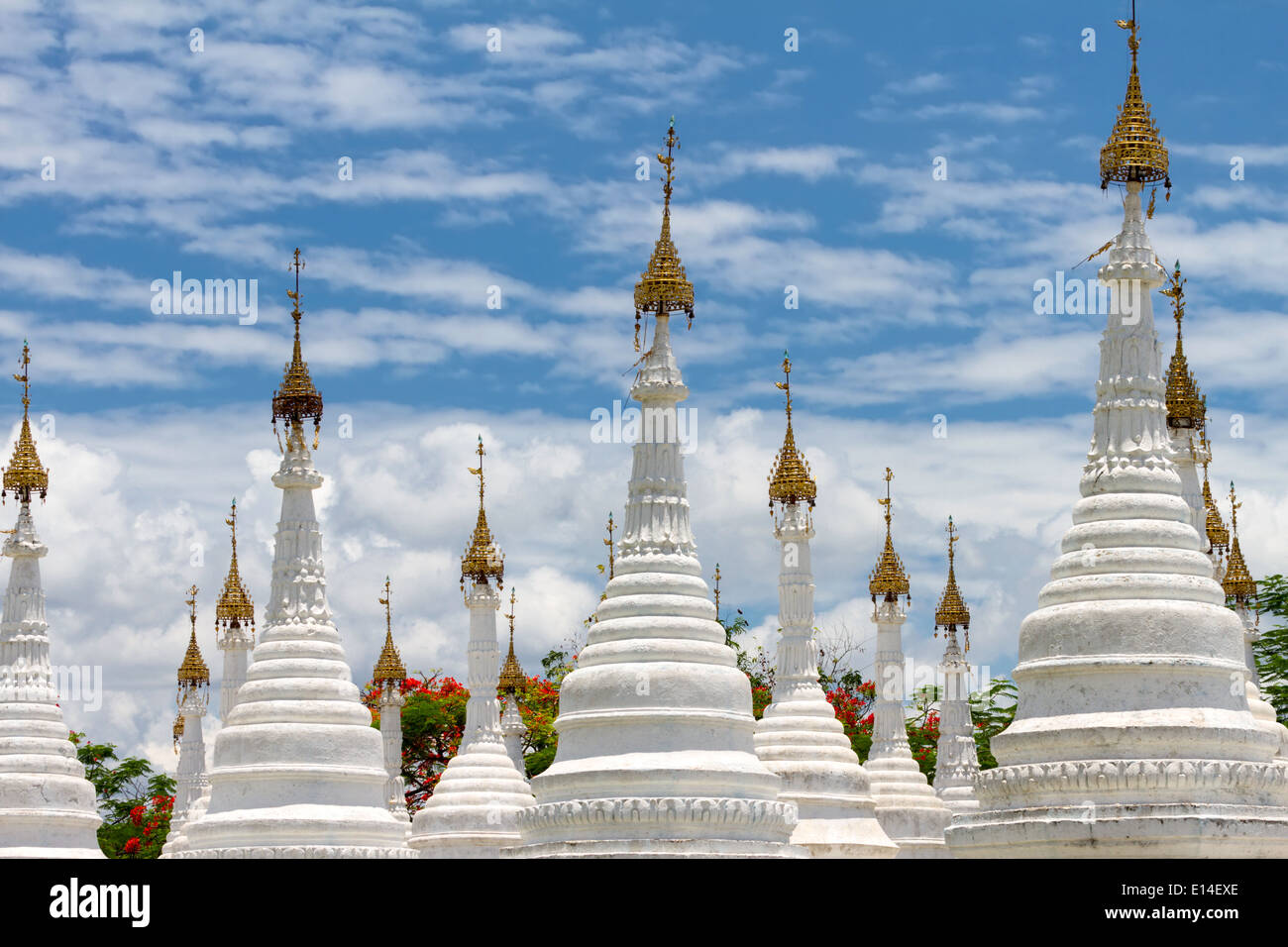 Piani Pagoda Kuthodaw pagoda Mandalay MYANMAR Birmania Foto Stock