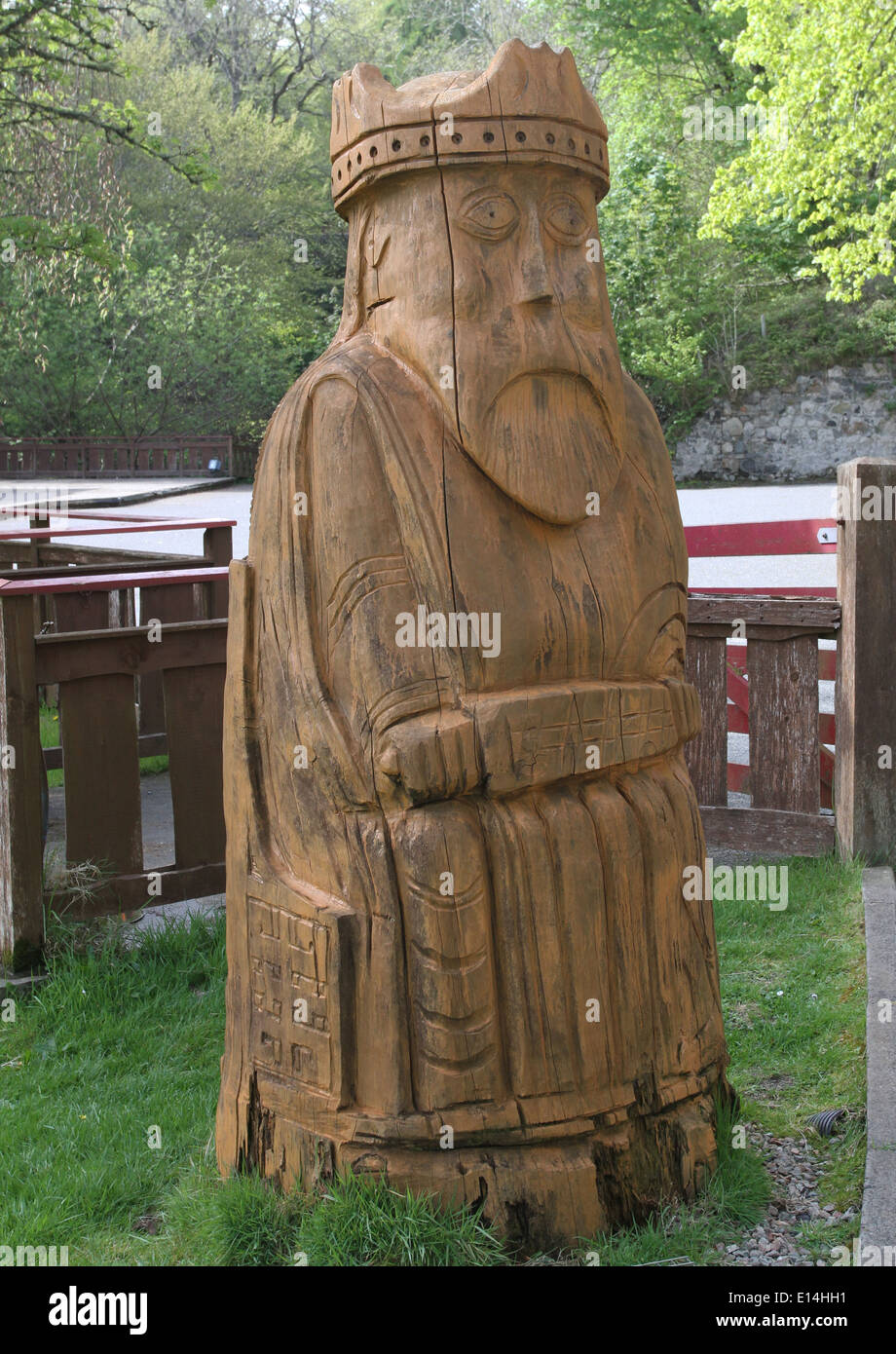 Statua in legno lews castello stornoway isola di Lewis in Scozia maggio 2014 Foto Stock