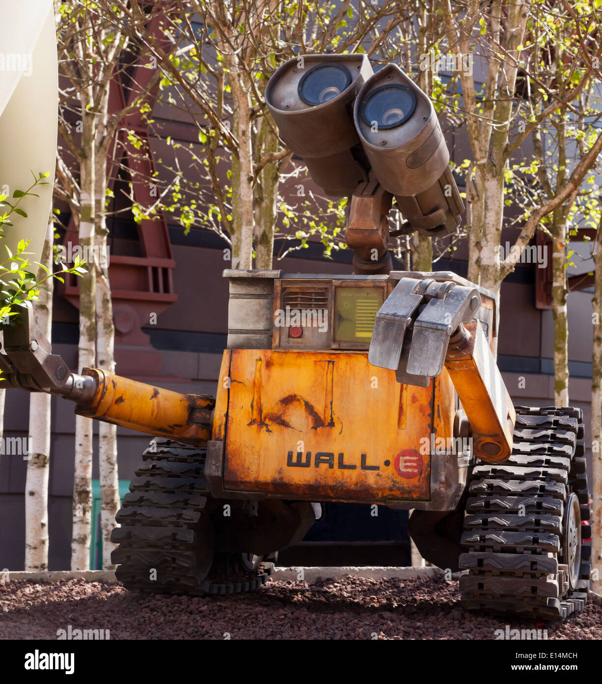 Un modello del robot WALL-E in Discoveryland, Disney Land, Parigi. Foto Stock