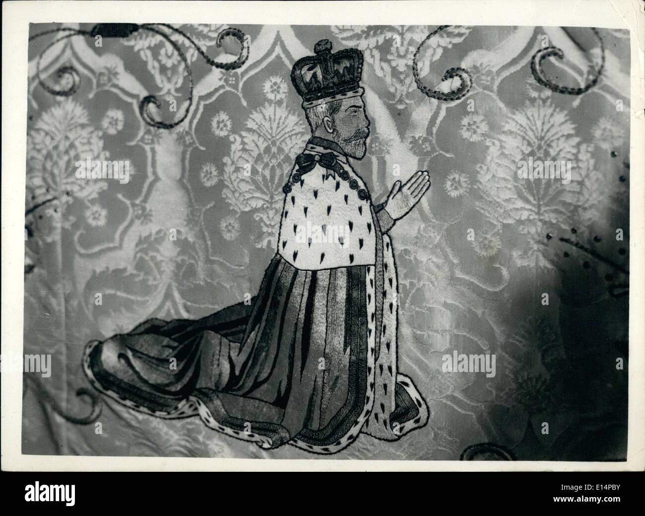 Apr. 18, 2012 - Mostra fotografica di:- la figura ricamata di Re Giorgio V visto in un panno che è stato offerto da lui alla sua Foto Stock