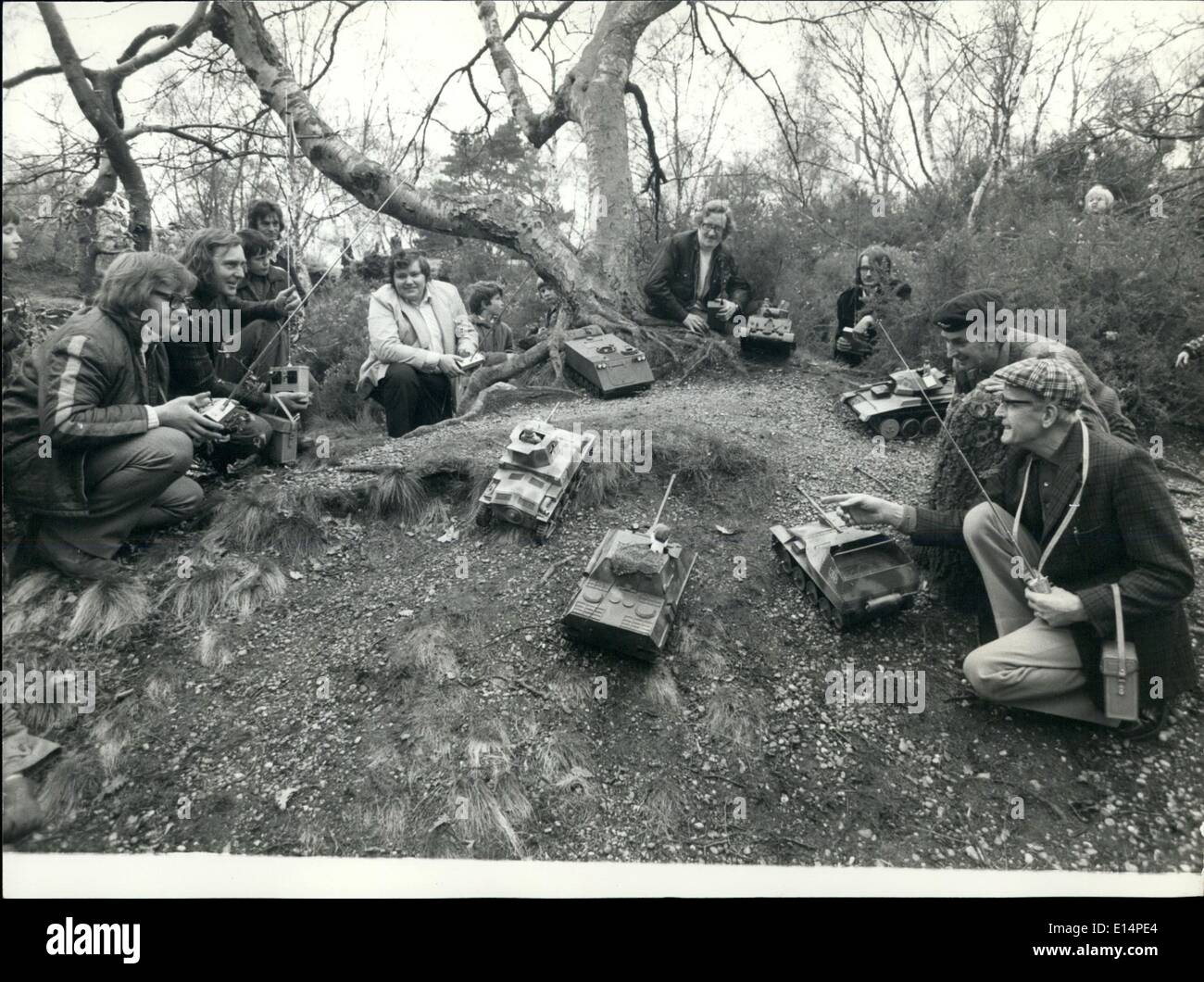 Apr. 18, 2012 - Parte del campo di battaglia con i membri del gruppo e le ventole. Foto Stock