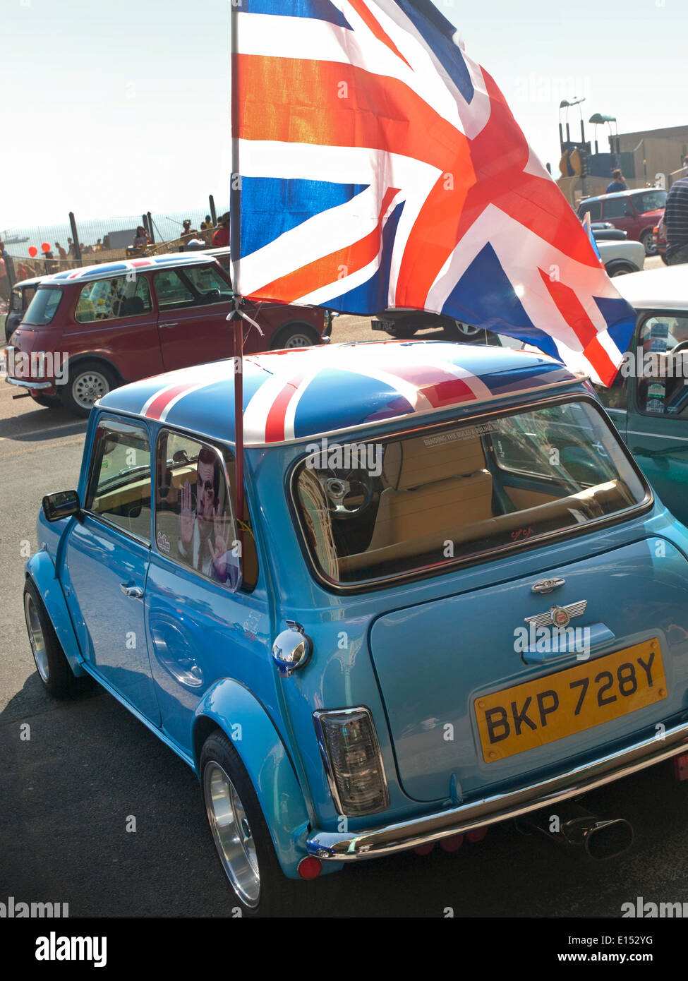 Un Mini auto a un vintage auto da rally in Brighton Foto Stock
