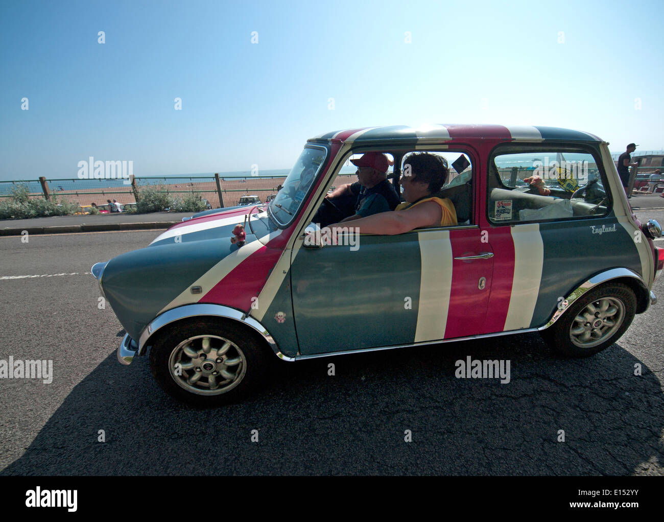 Un Mini auto a un vintage auto da rally in Brighton Foto Stock